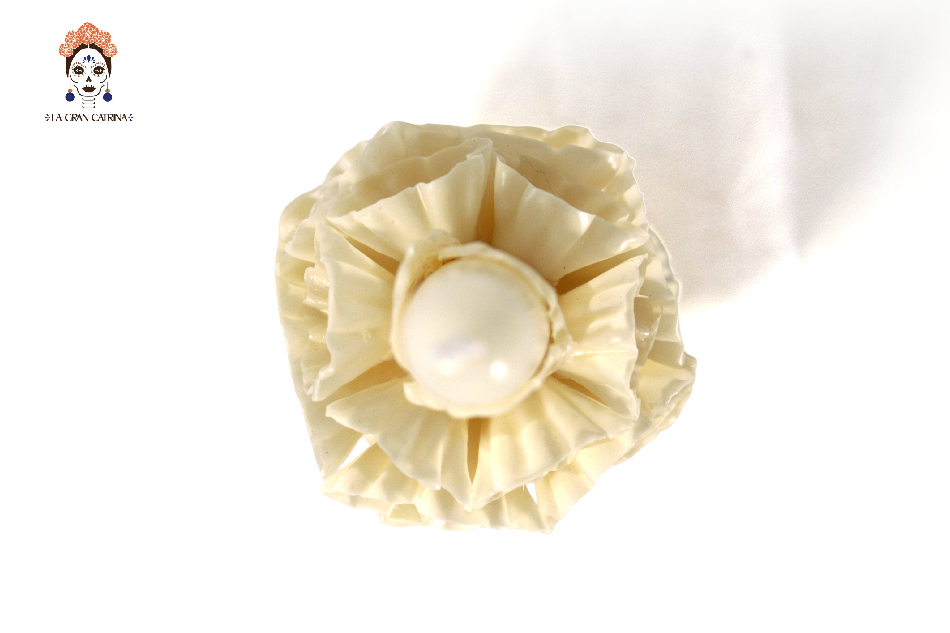 Sculpted Candle - Decorative Flowers Yellow - 11 in. Viviana