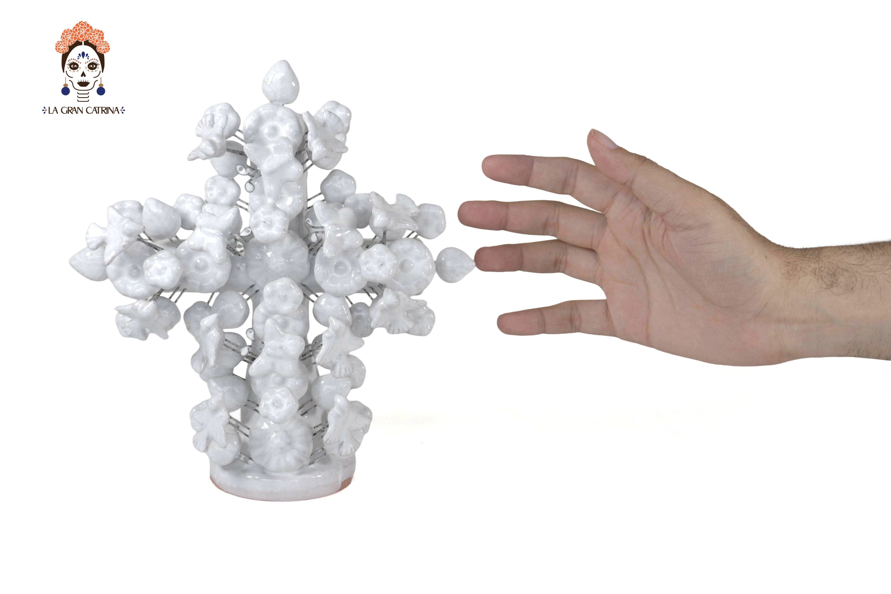 Cross white vidriada of 8.6 in. Montoya