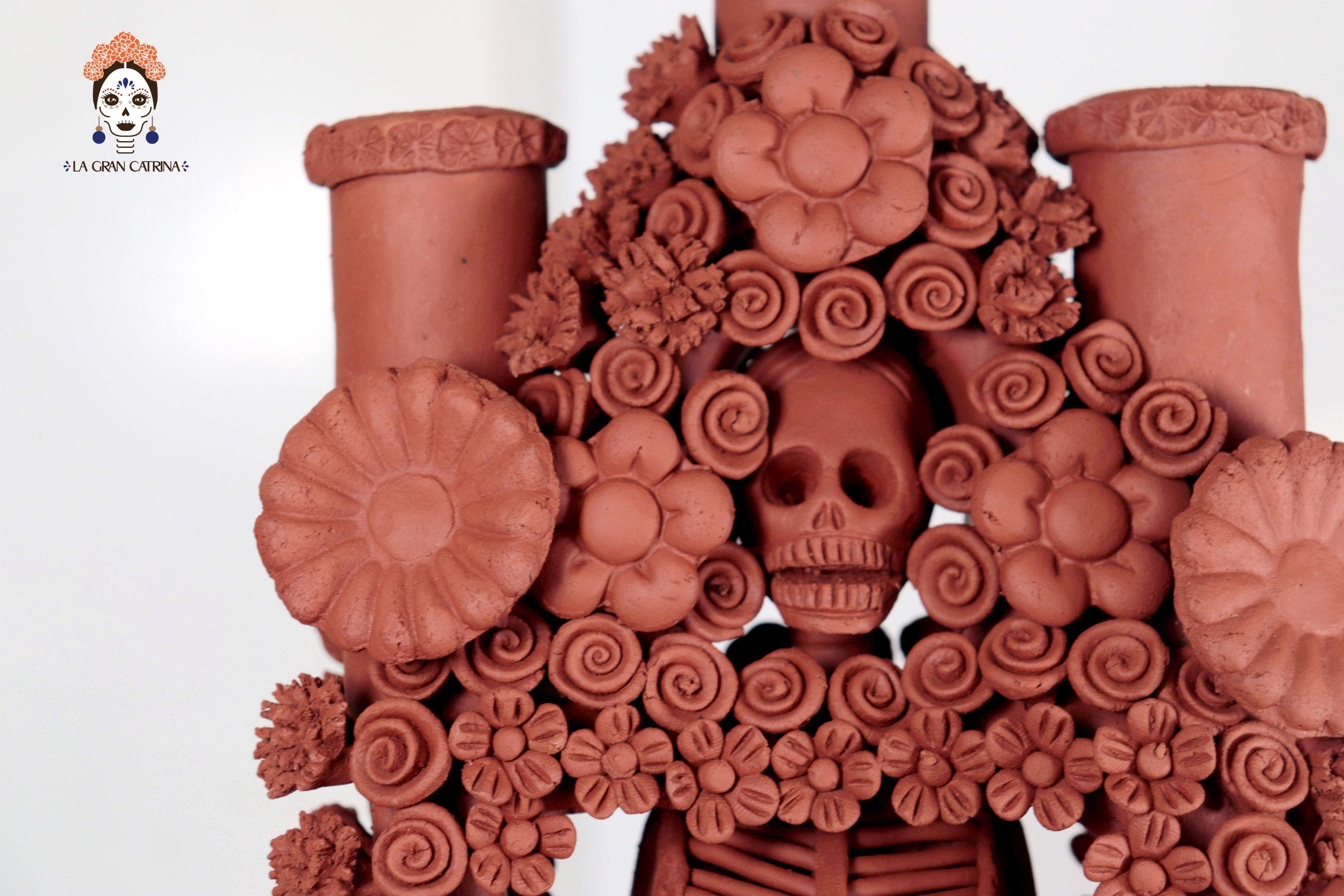 Candleholder Tallr Skull Floral Natural Clay - 24.4 in. Manuel Avalos