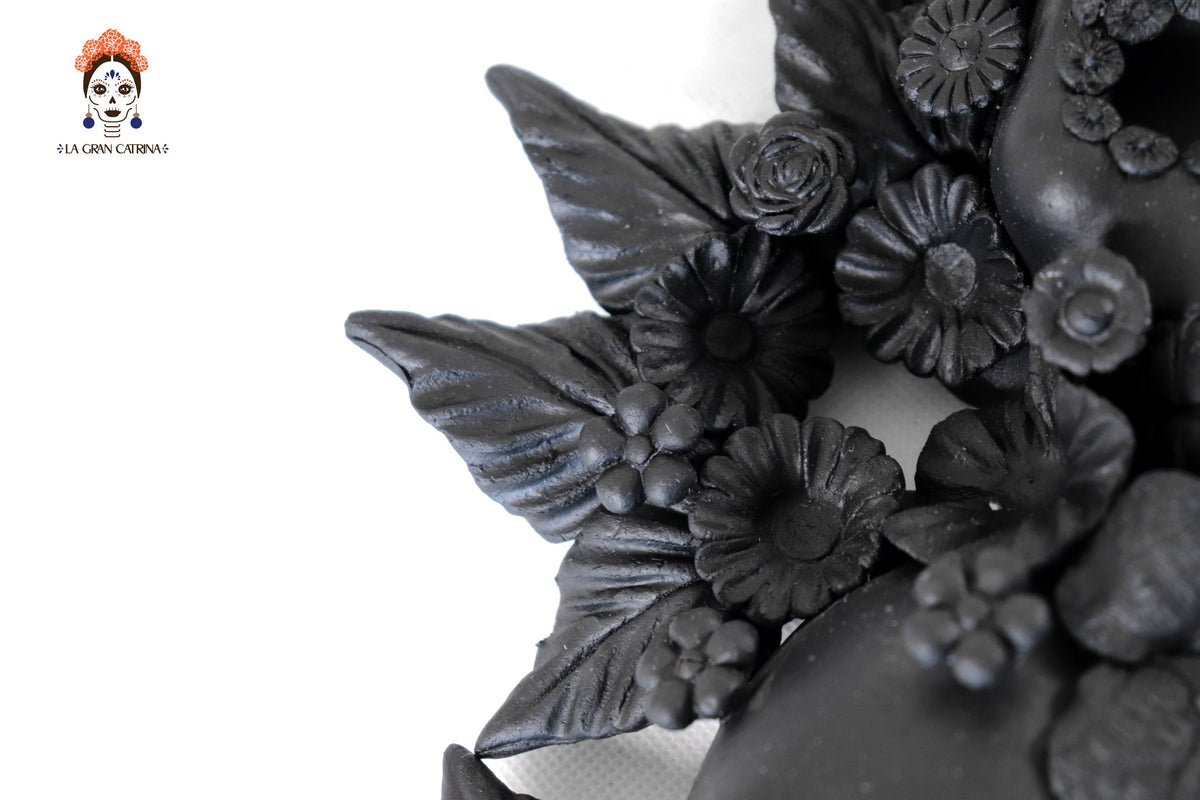 Skulls Blacks with Flowers - 9.4 in. Brenda Capula