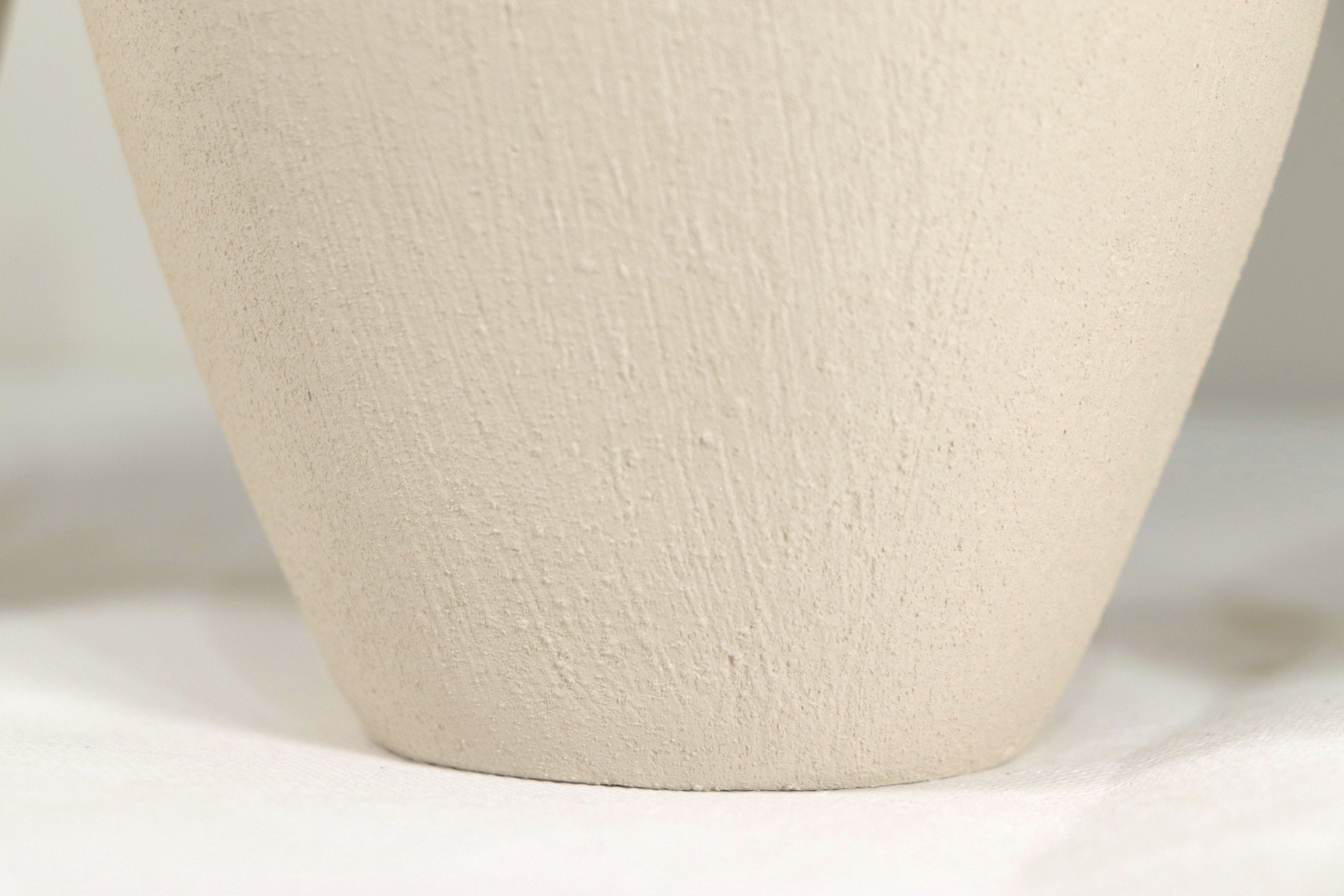 Set of contemporary decorative vases - Long Mouth Tonala