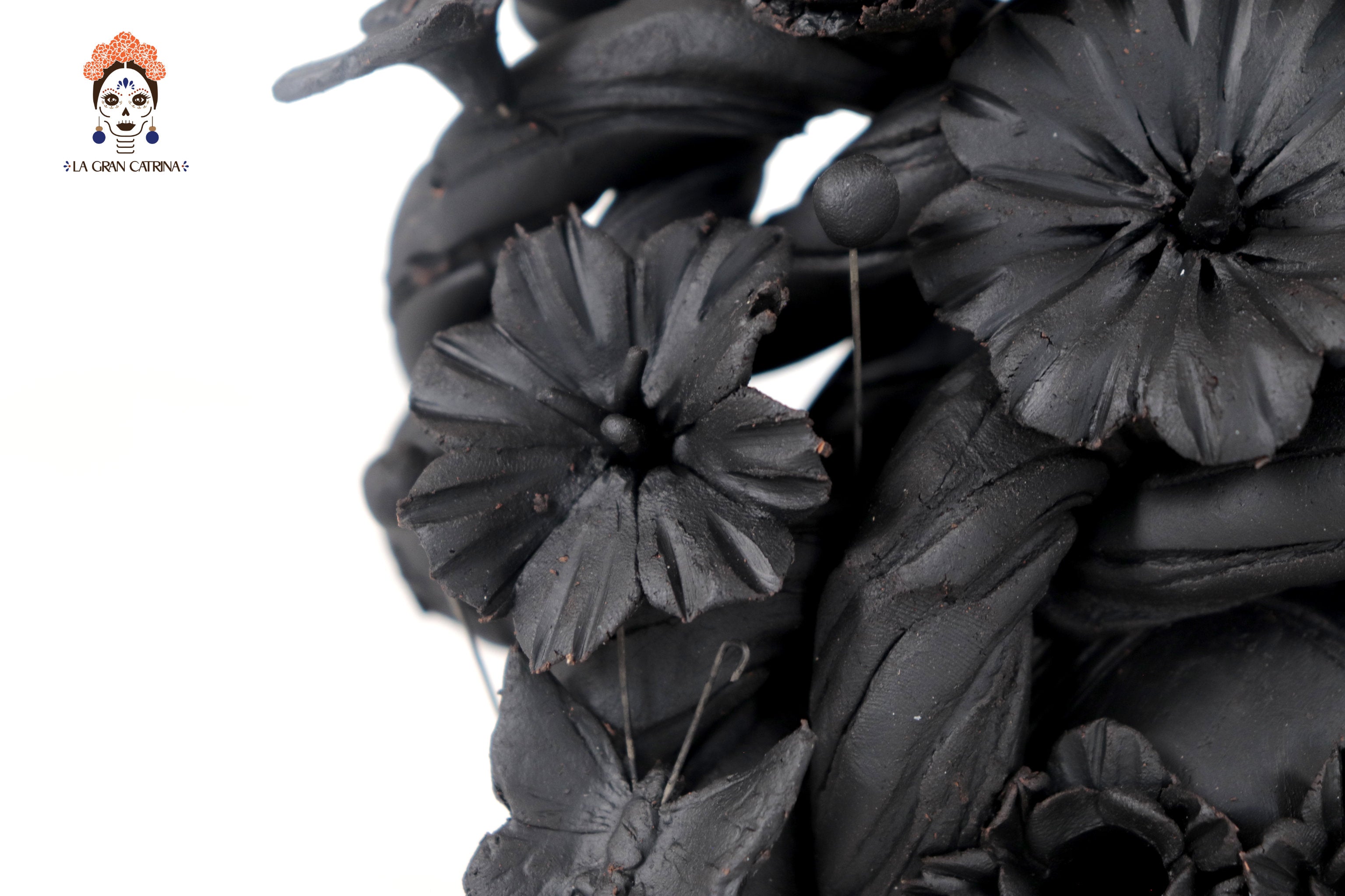 Skull black with Butterflies and Pumpkins II - 5.7 in. Yuliana Capula