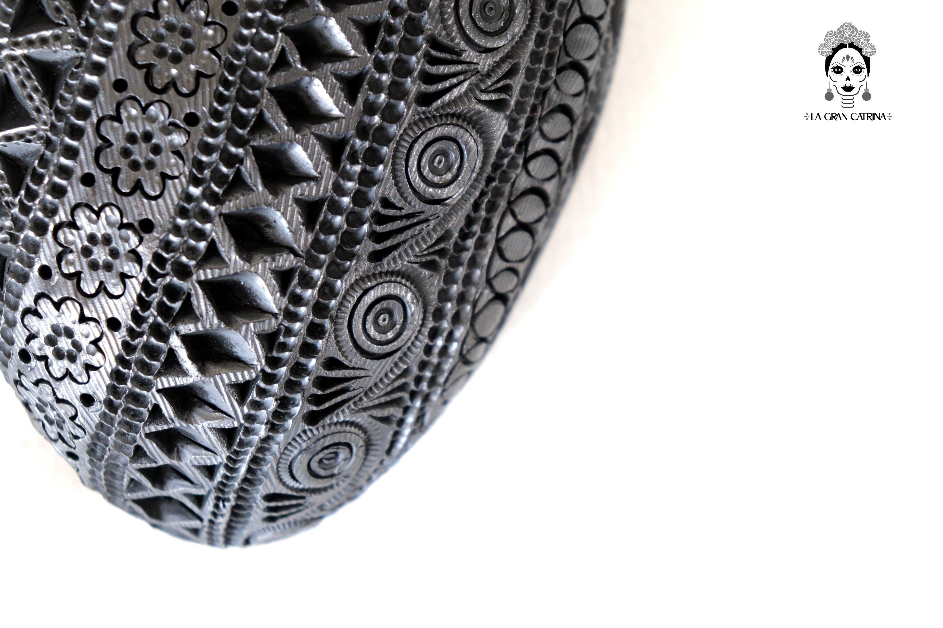 Corn Heart Model 3 - San Bartolo Black Clay 7.8 in. - in. Production Tierra Lumbre