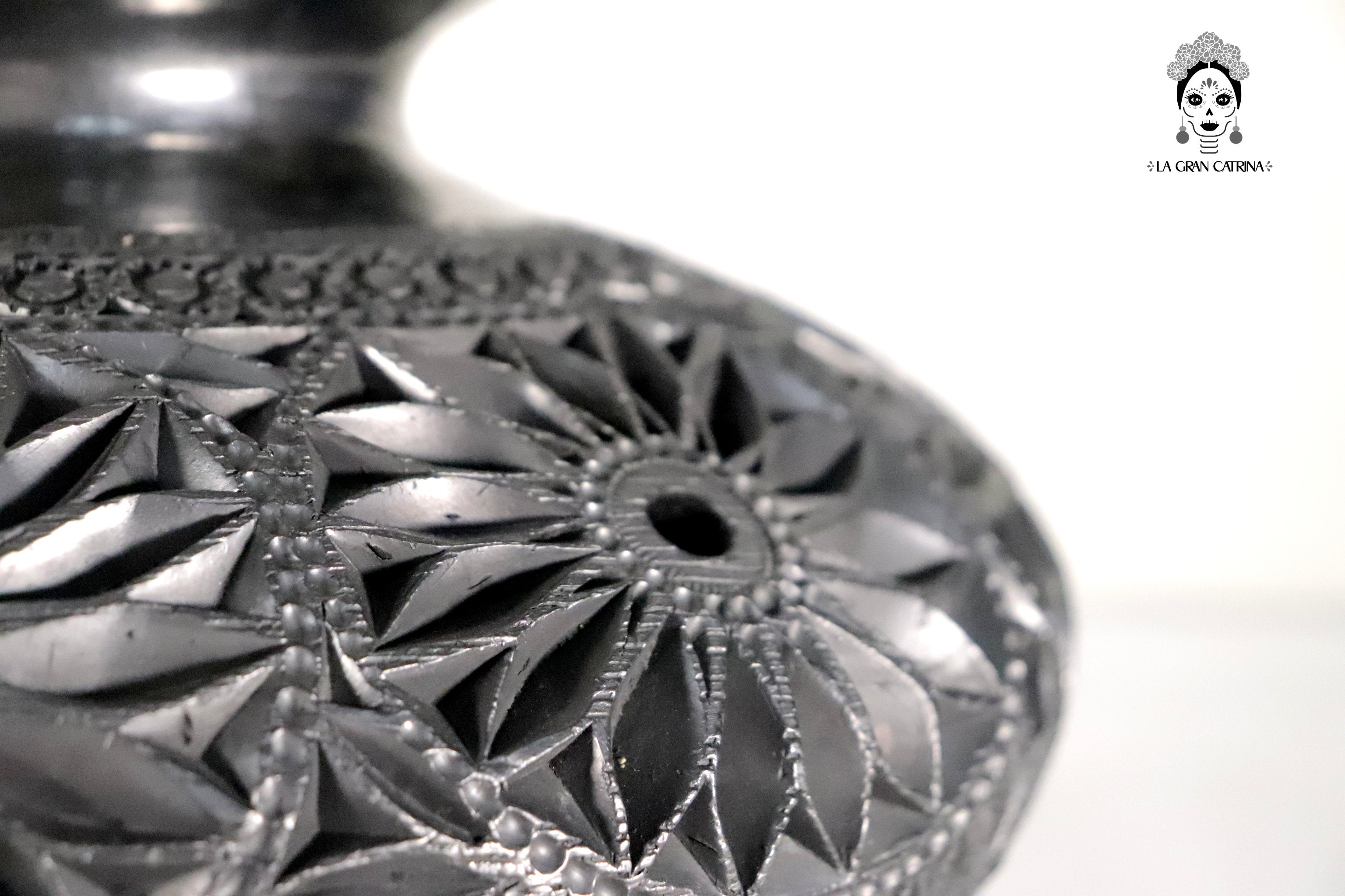 Black Clay Nigua Vase 11.8 in. Tere Oax