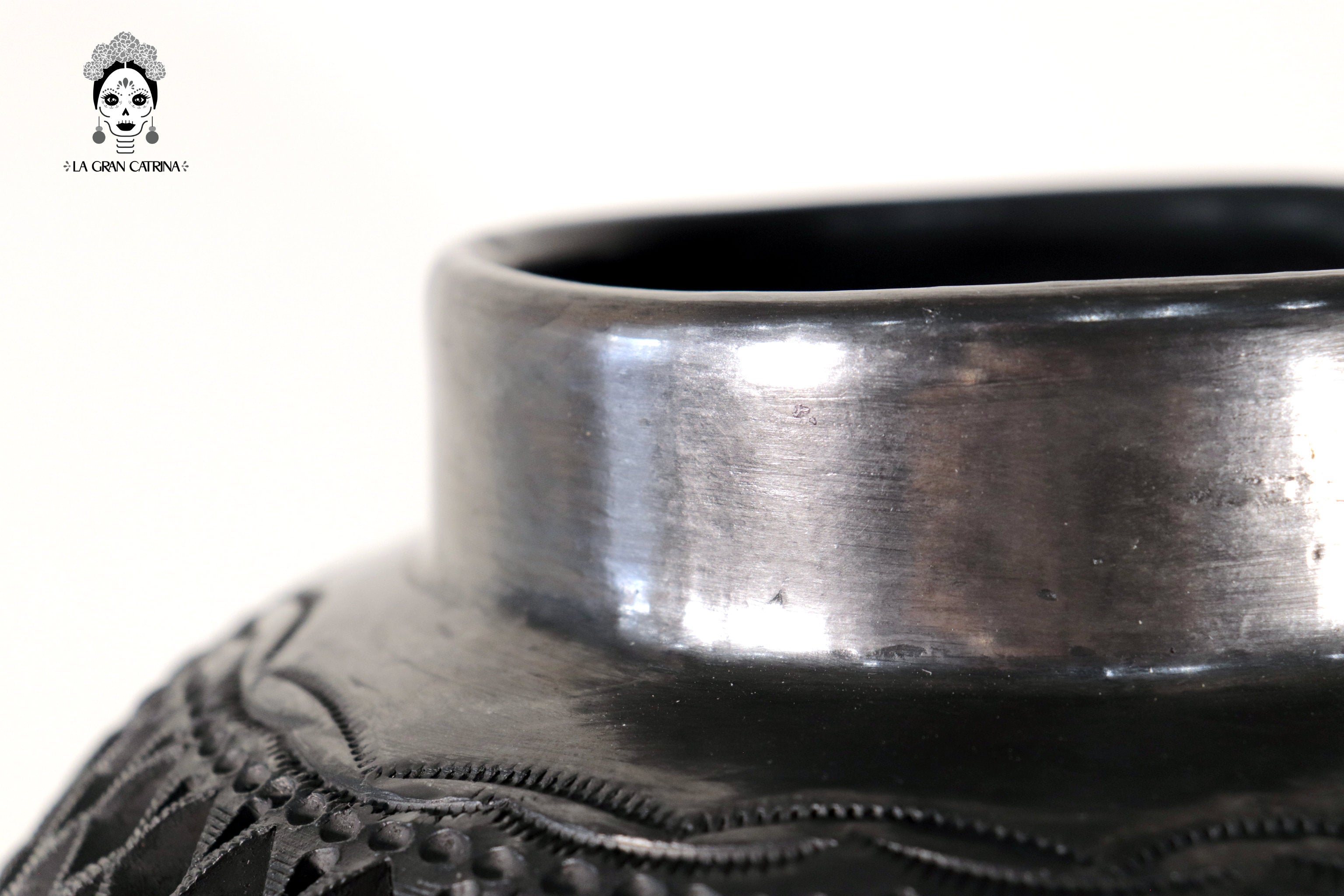 Handcrafted Black Clay Tibor Jar III 13.7 in. Tere Oax