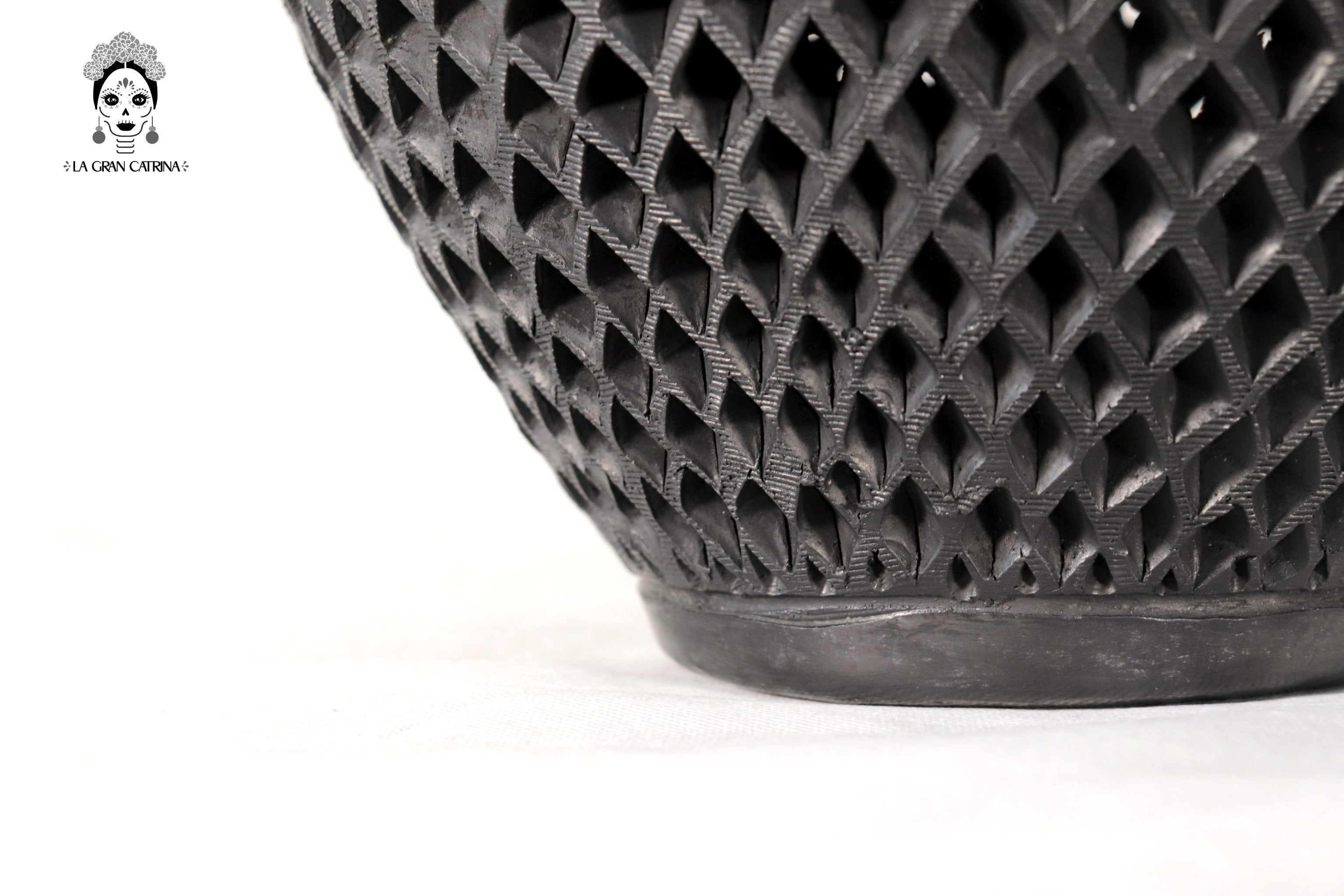 Handcrafted Black Clay Tibor Jar III 13.7 in. Tere Oax