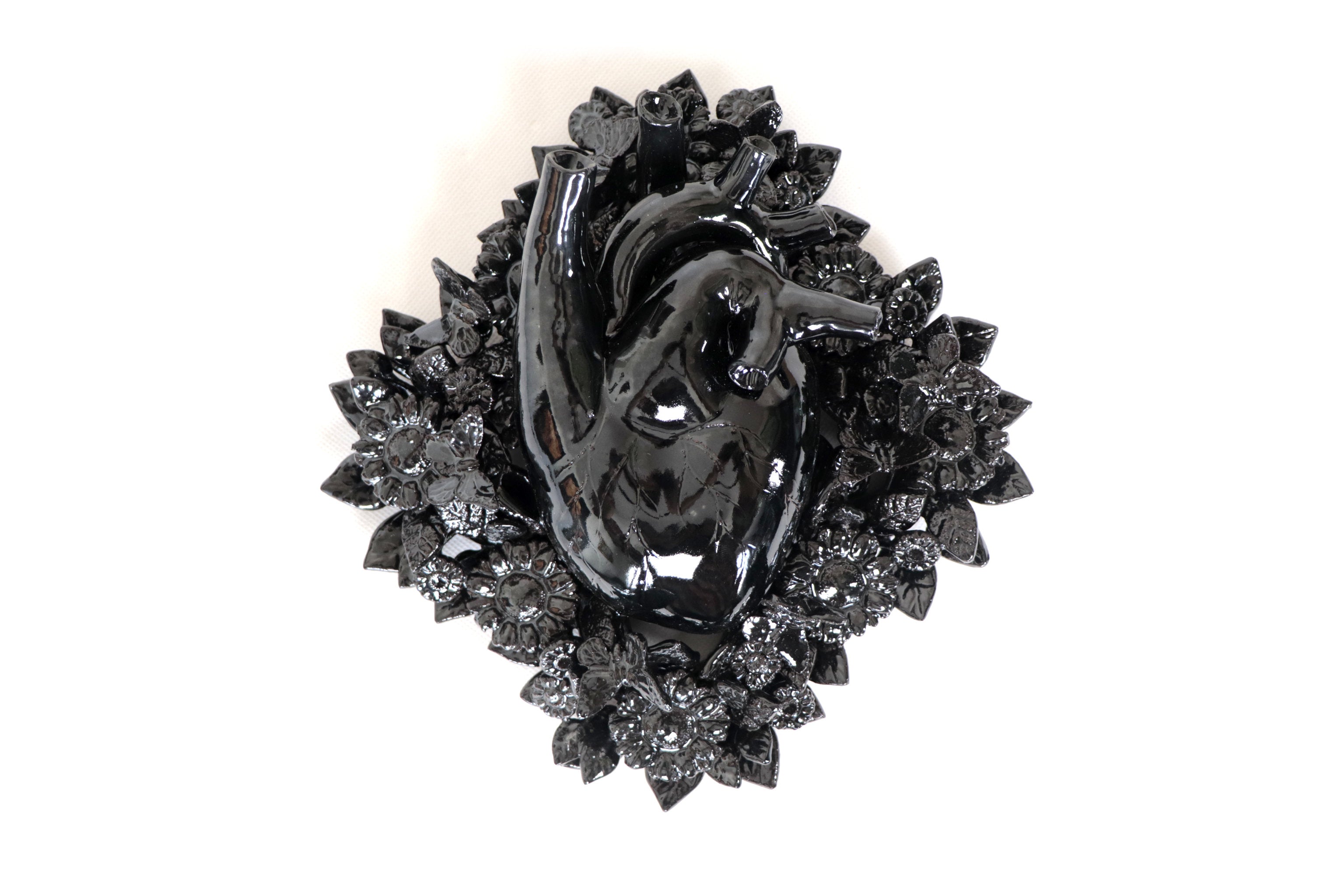 Heart Black Wall - Glazed Clay - 9 in. Tiru