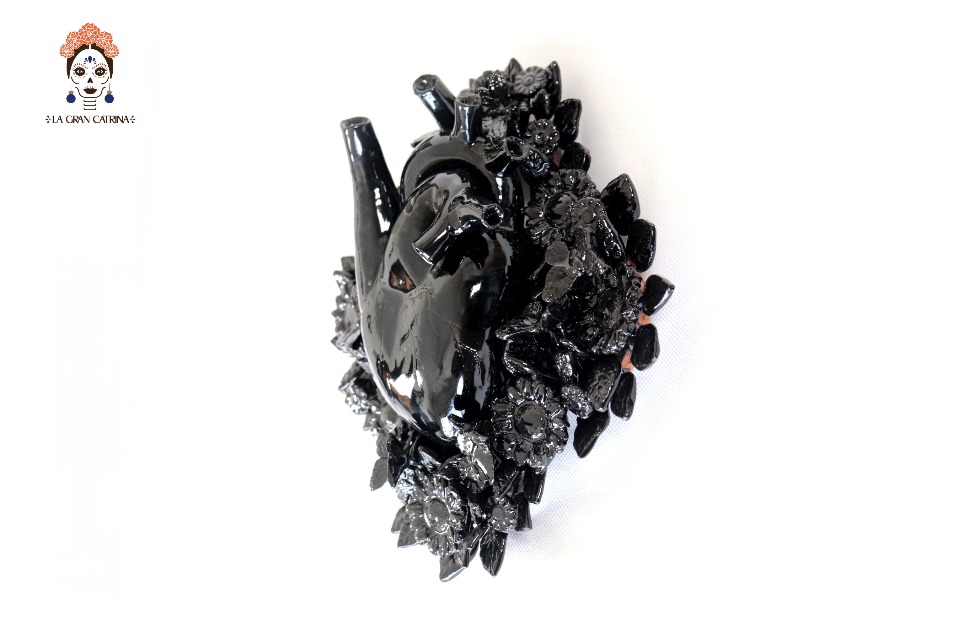 Heart Black Wall - Glazed Clay - 9 in. Tiru