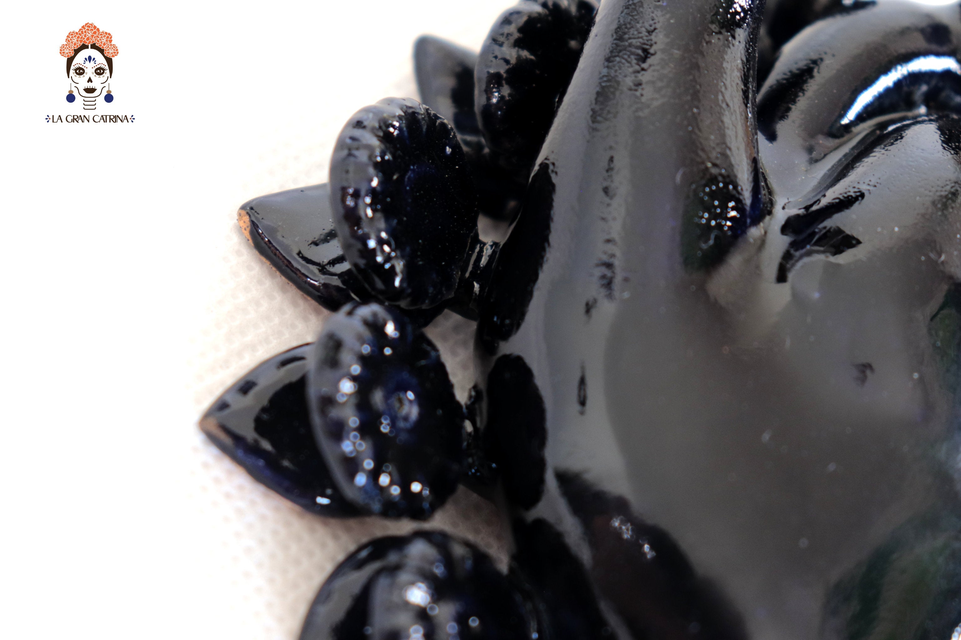 Heart Black Wall small - Glazed Clay - 4.1 in. Tiru