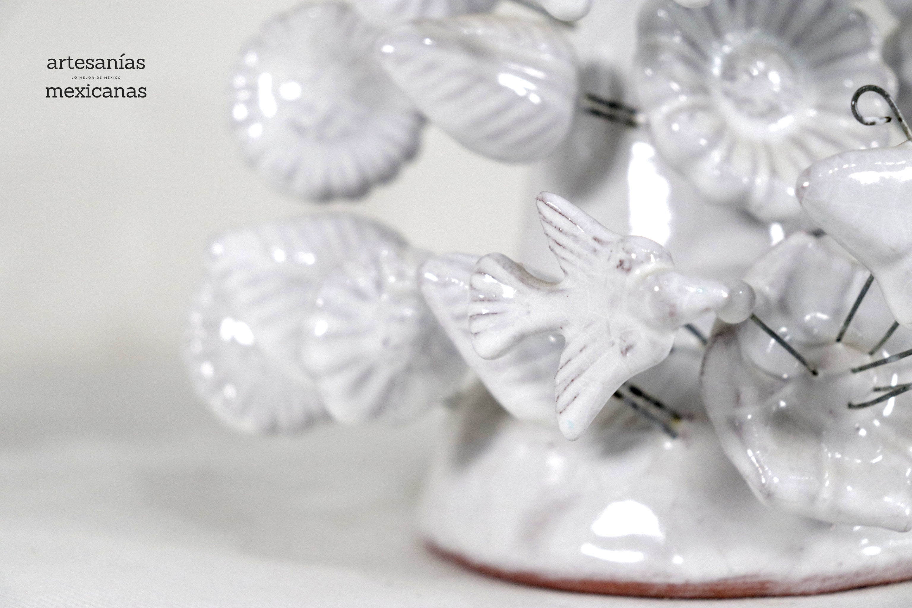 Cross white vidriada of 16.9 in. Montoya