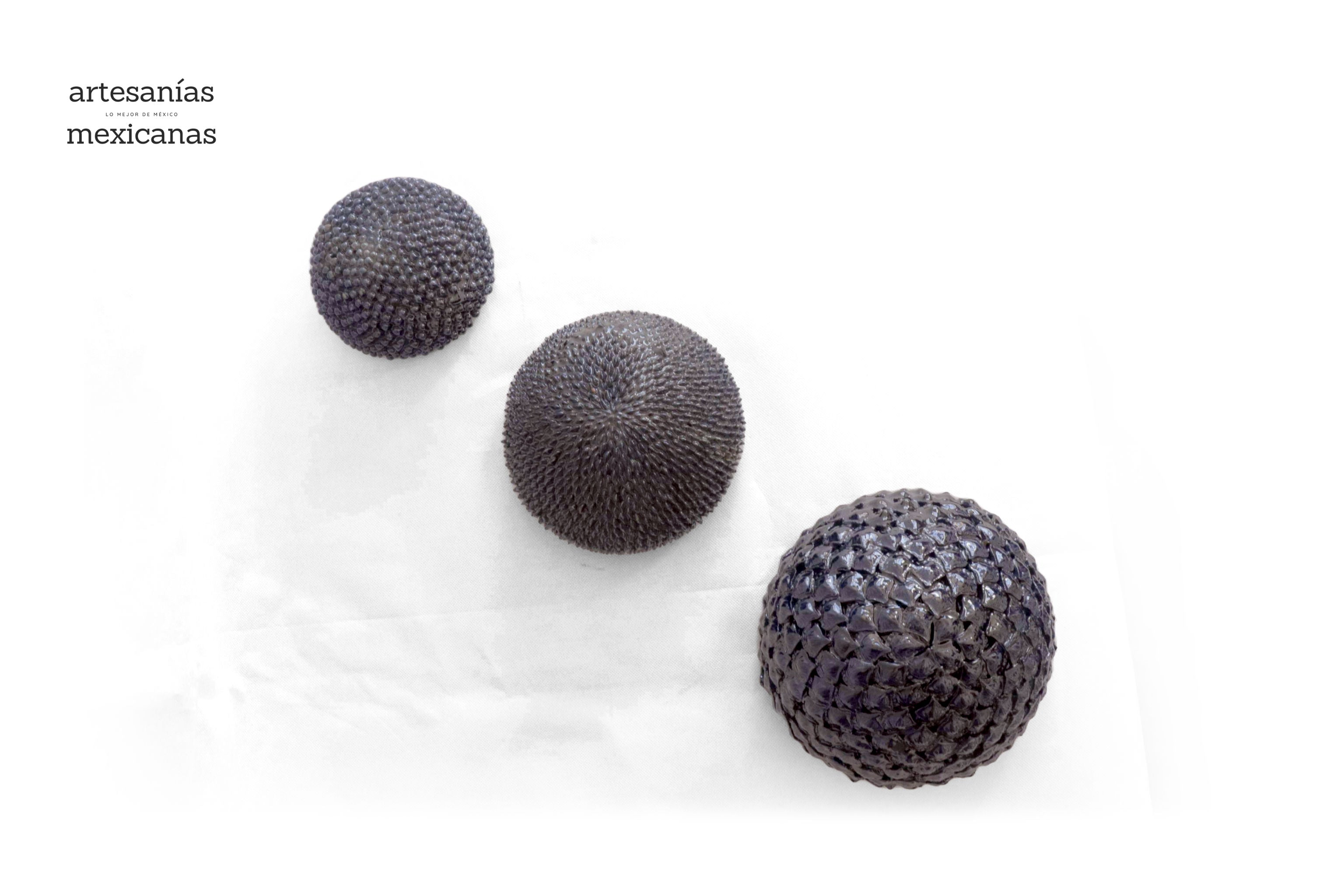 Spheres vidriadas Blue Wall - in. Production Aristeo Gtz