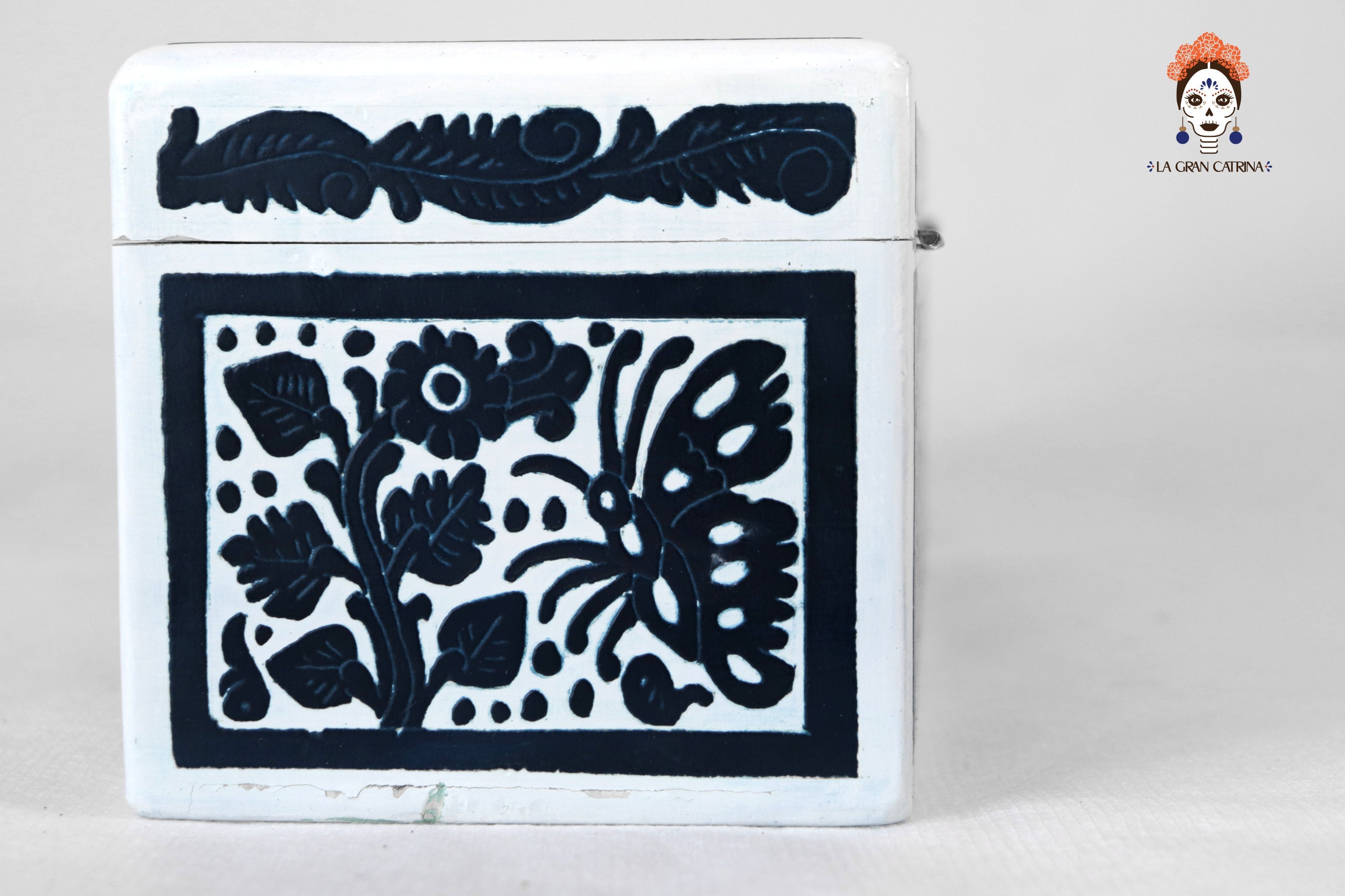White Olinalá Handcrafted Box with Traditional Fauna and Flowera - 12.9 in. Olinala