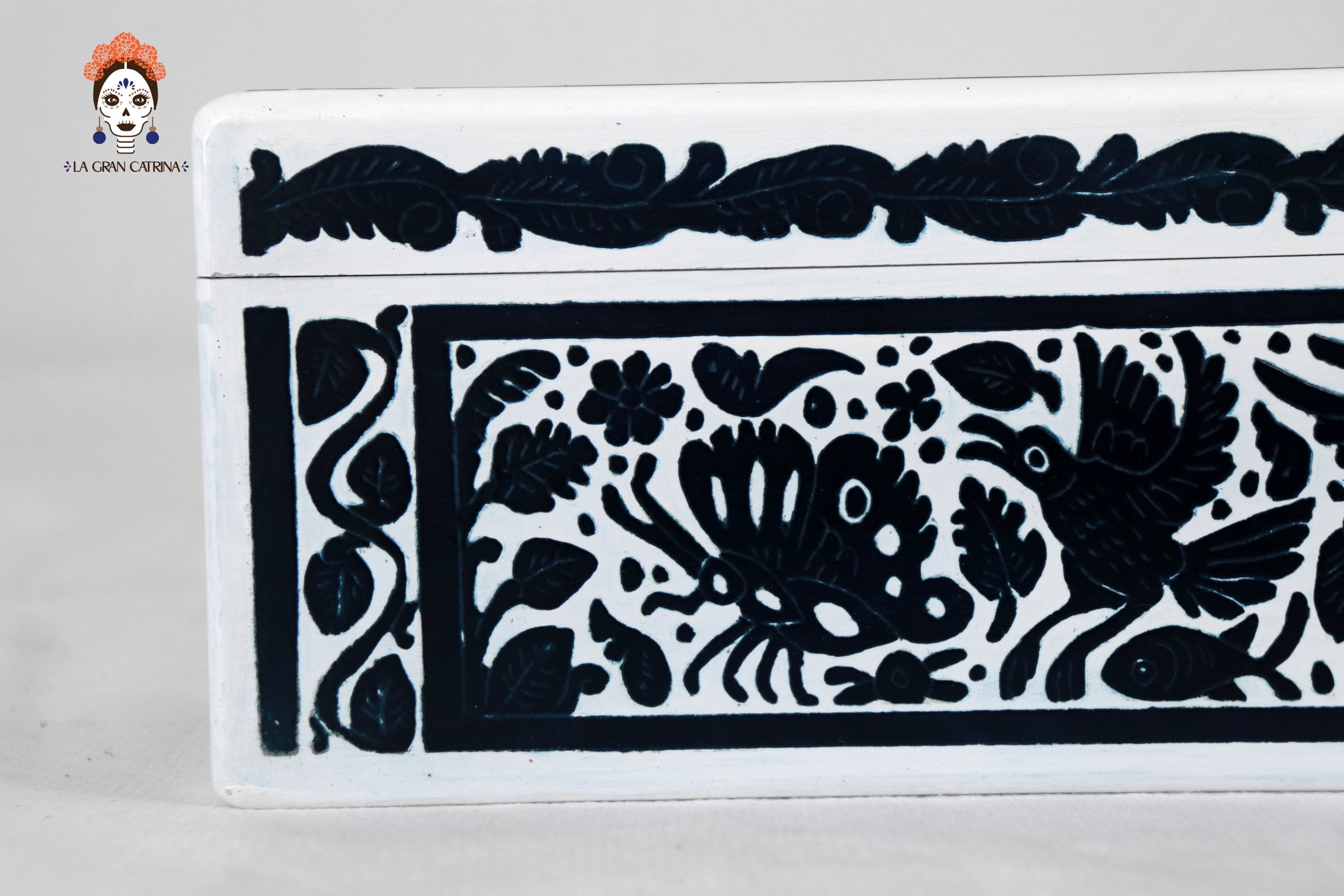 White Olinalá Handcrafted Box with Traditional Fauna and Flowera - 12.9 in. Olinala
