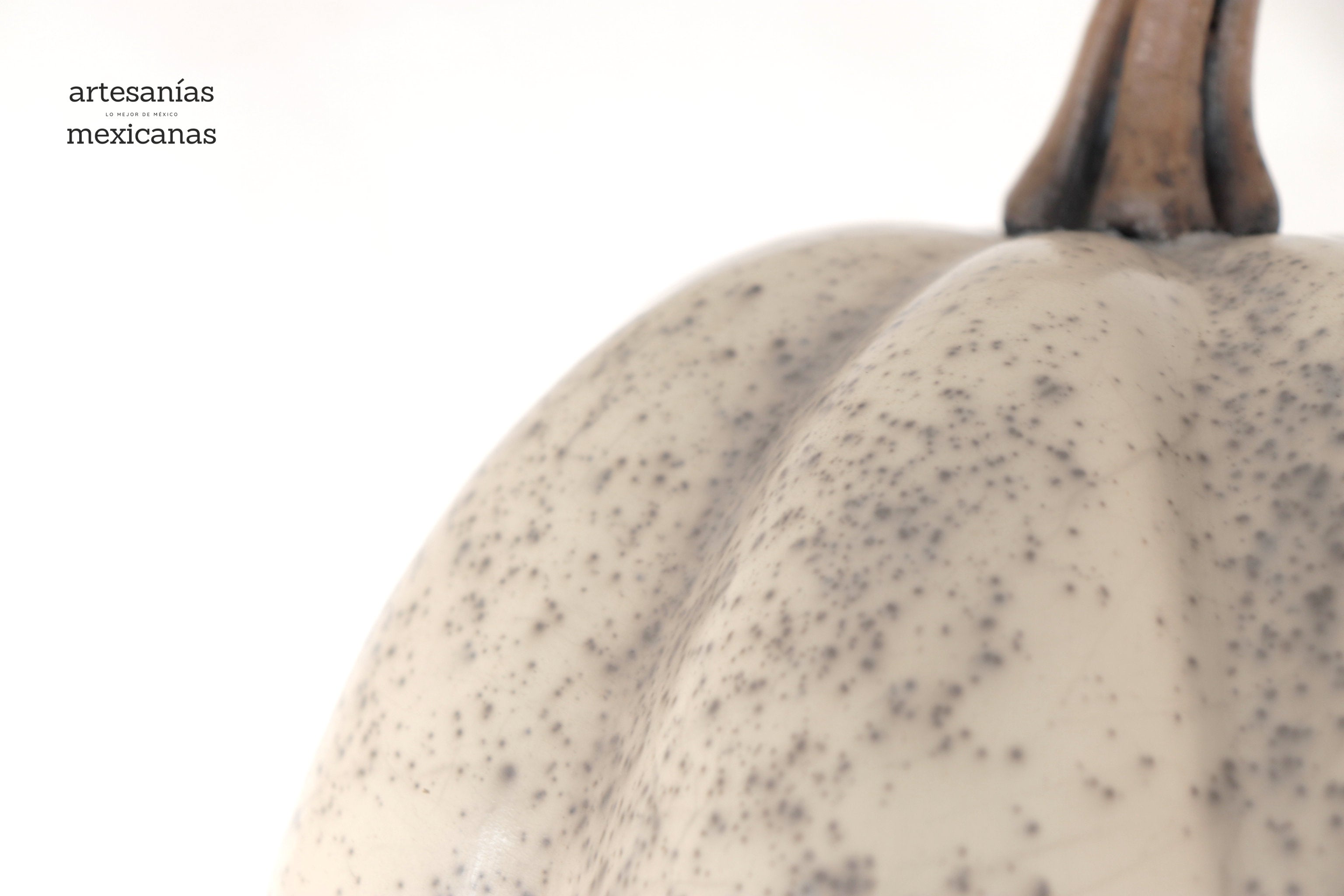 Pumpkin white large Clay - 26.3 in. Trejo