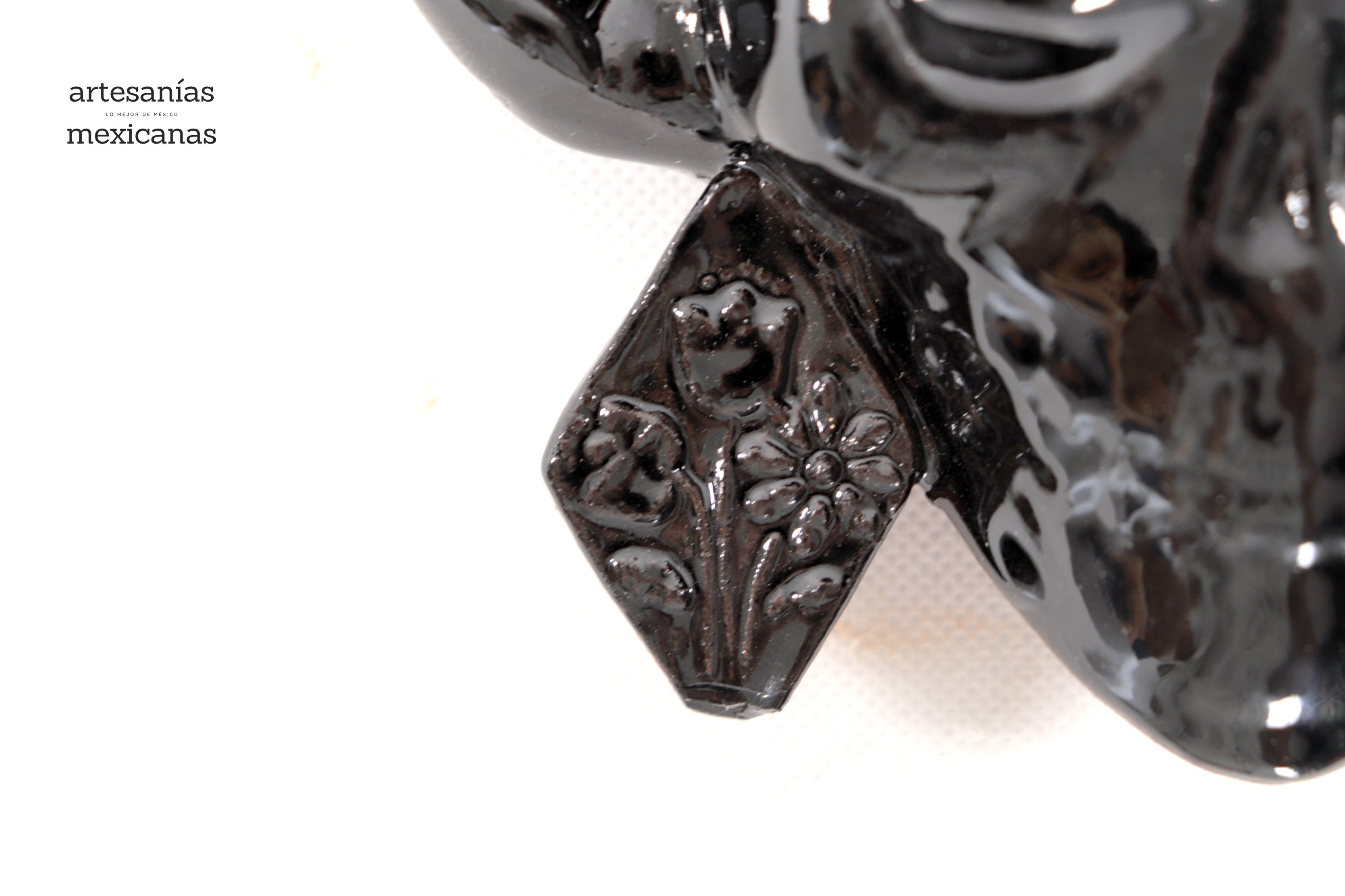 Skull black mediana Wall - Glazed Clay - 7.6 in. Tiru