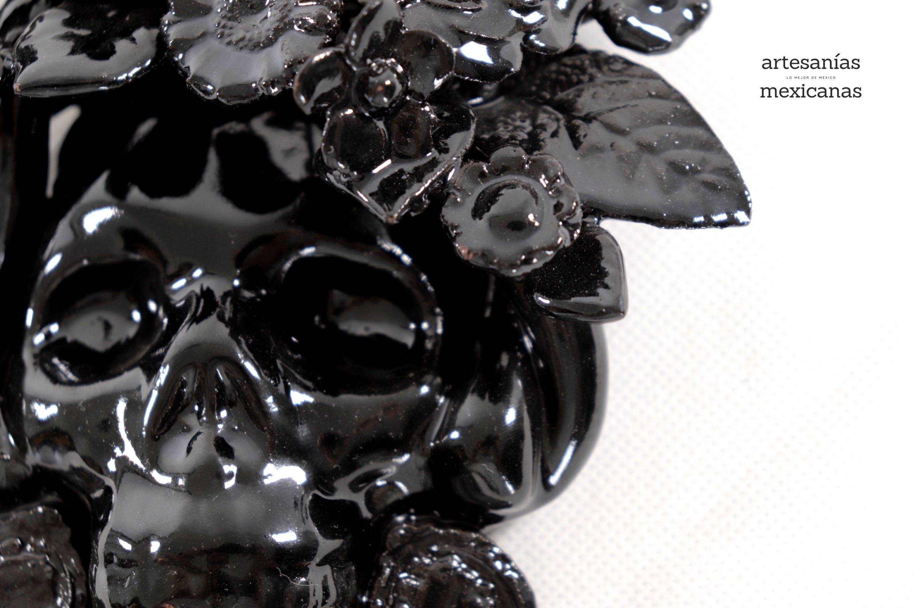 Skull black chica Wall I - Glazed Clay - 5.7 in. Tiru