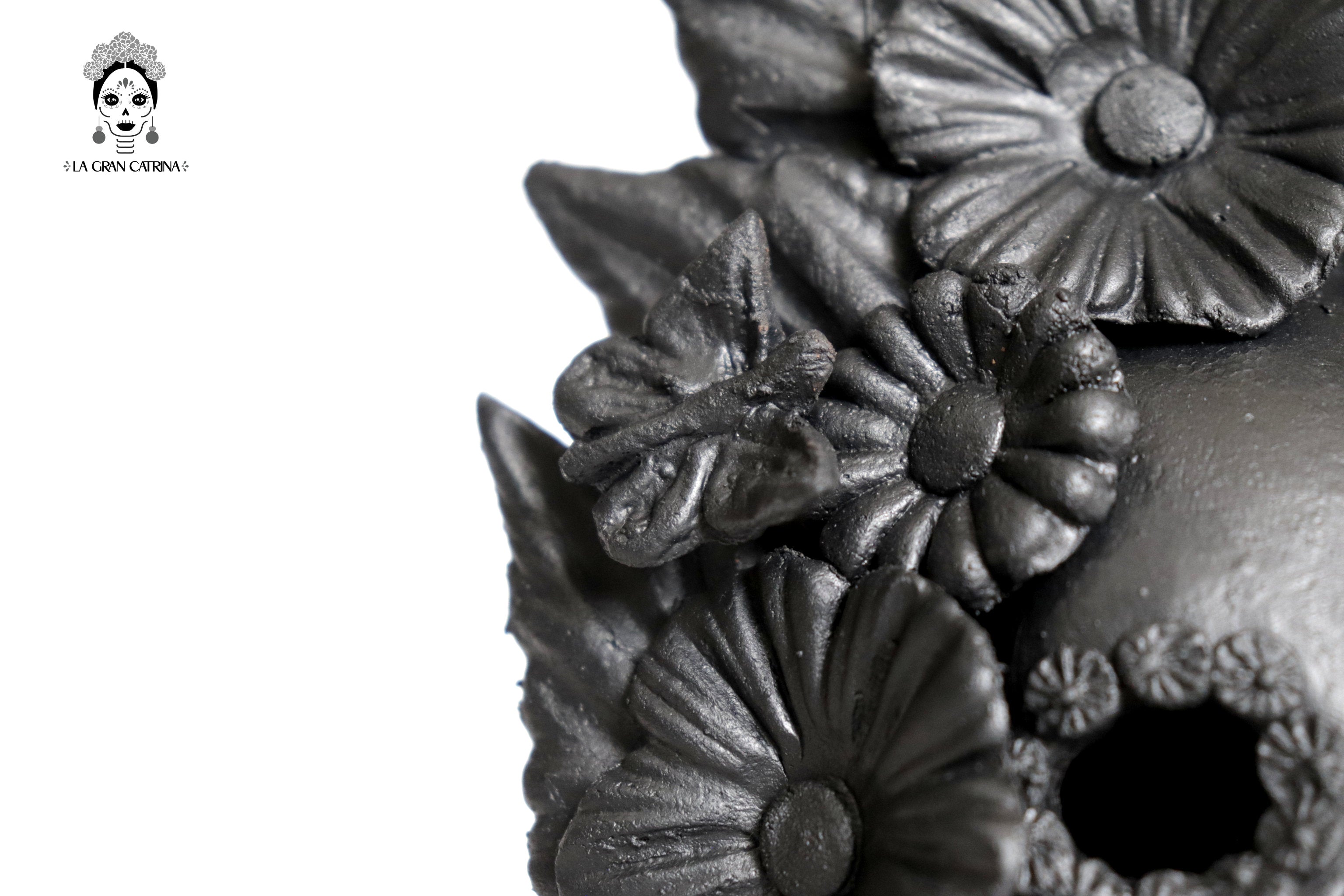 Set 3 Skulls Blacks with Flowers Clay 5.7 in. Brenda Capula