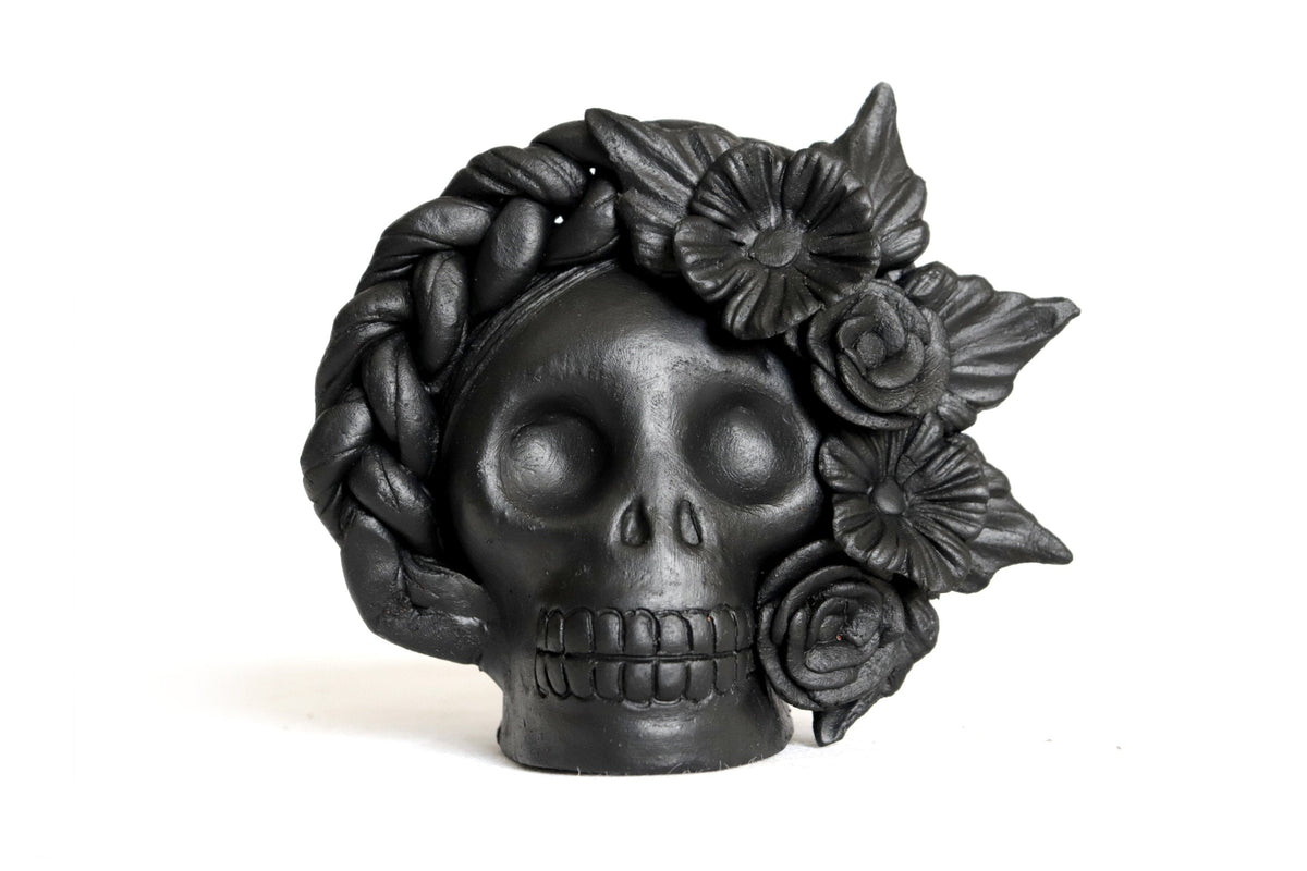 Set 3 Skulls Blacks with Trenza Clay 6.3 in. Brenda Capula
