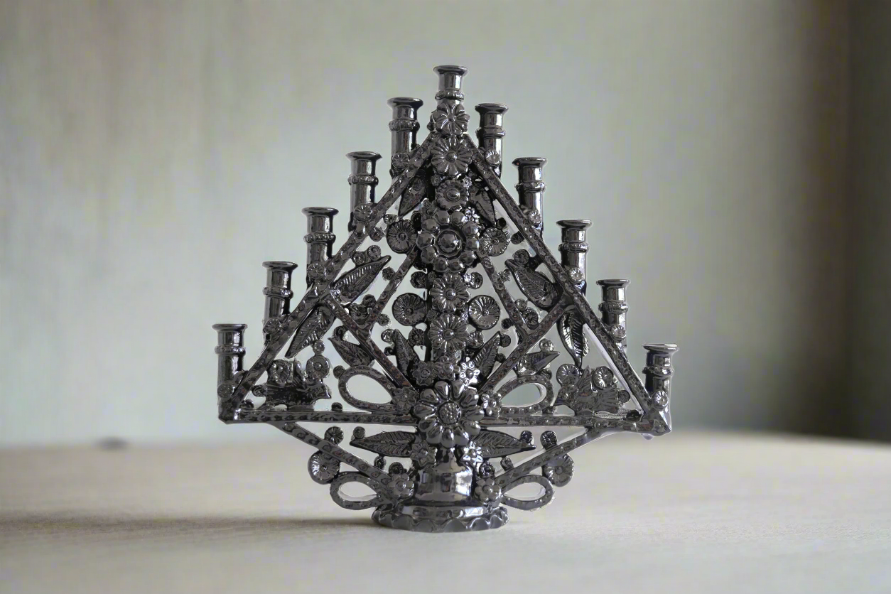 Candleholder triangulo of 11-Candle - 14.5 in. Tereri