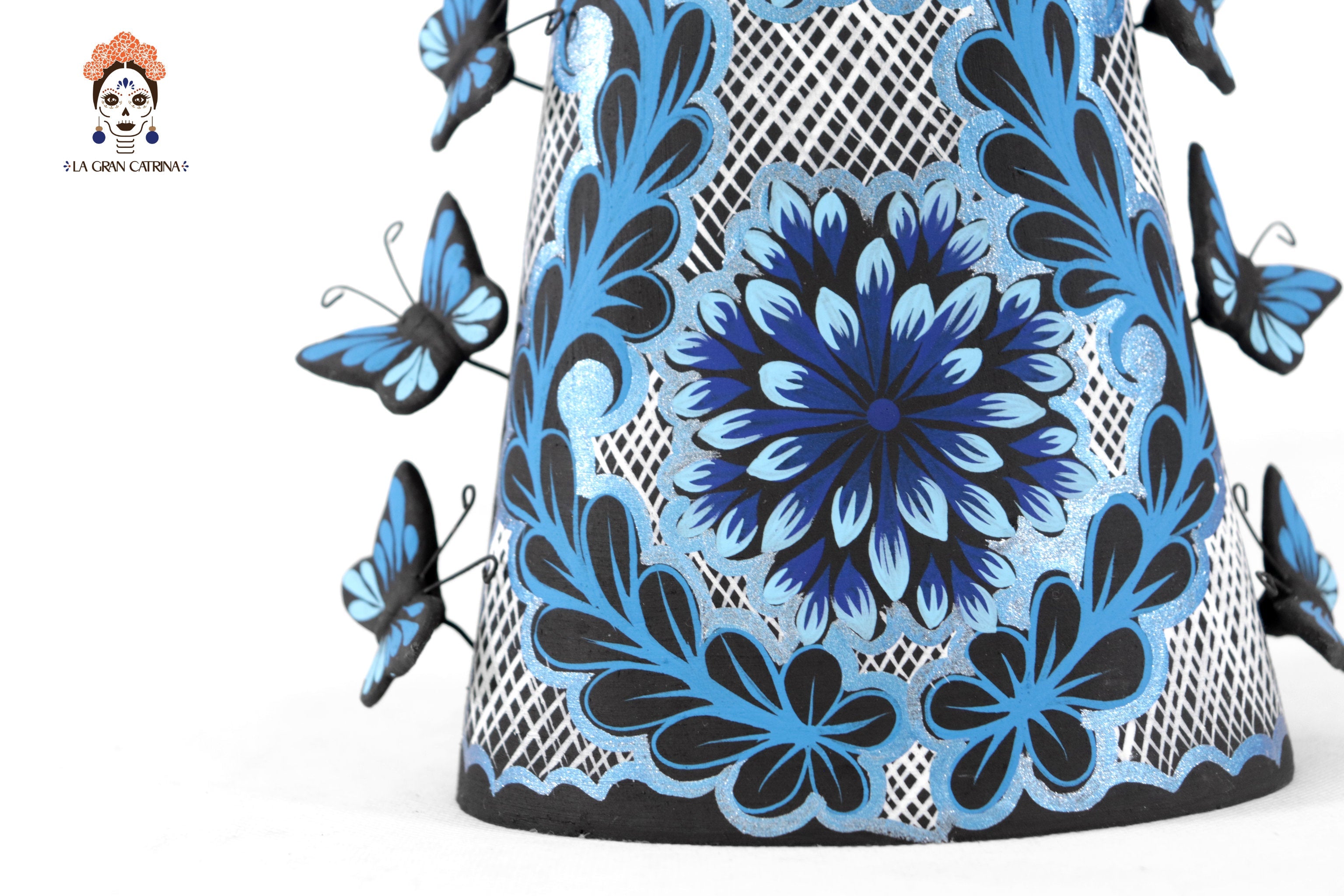 Catrinas hermanas of butterflies - Bluees - 20 in. Adan