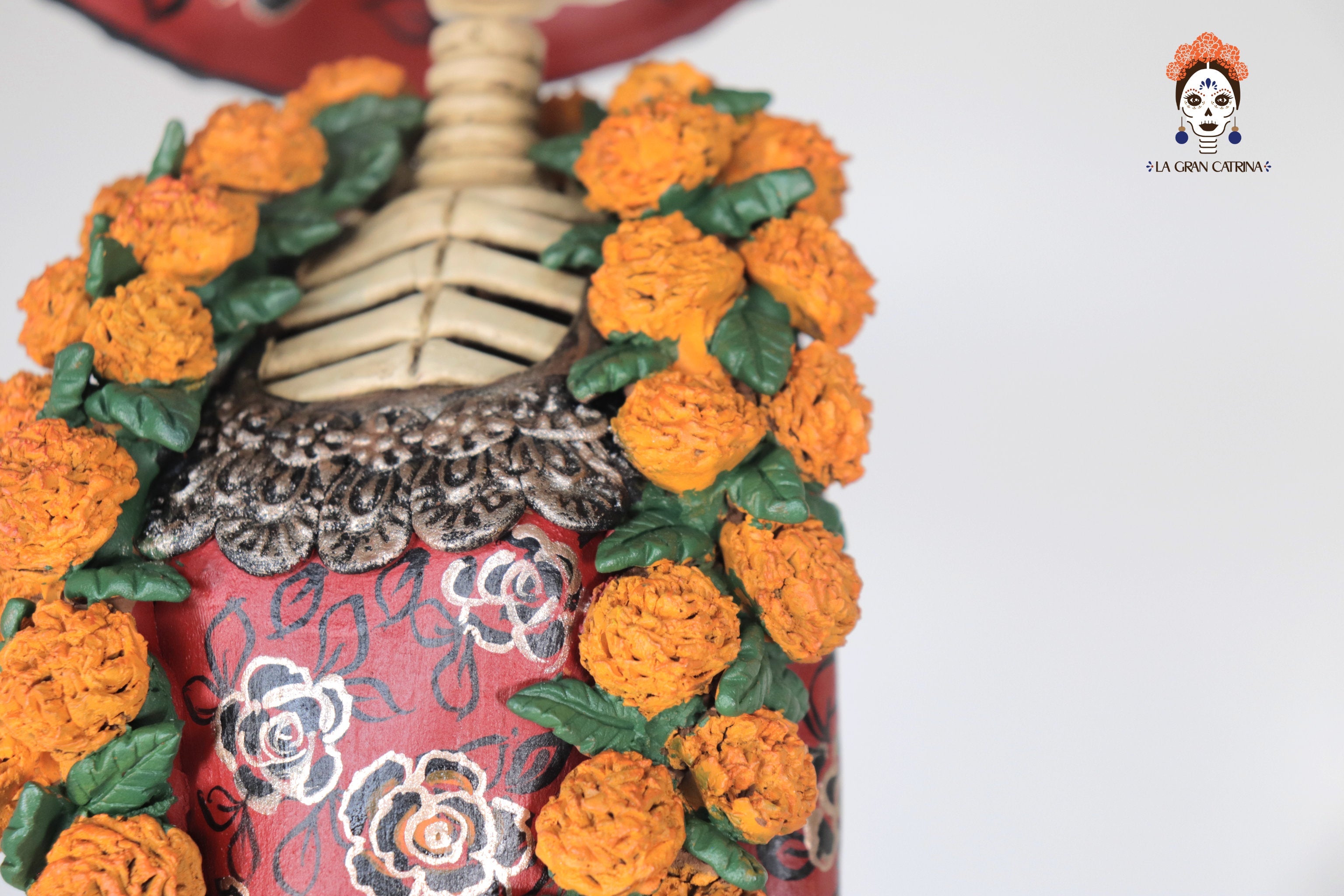 Pareja Catrines Elegantes with Flowers of Marigold - 28.7 in. Carolina y Ramon de la Cruz