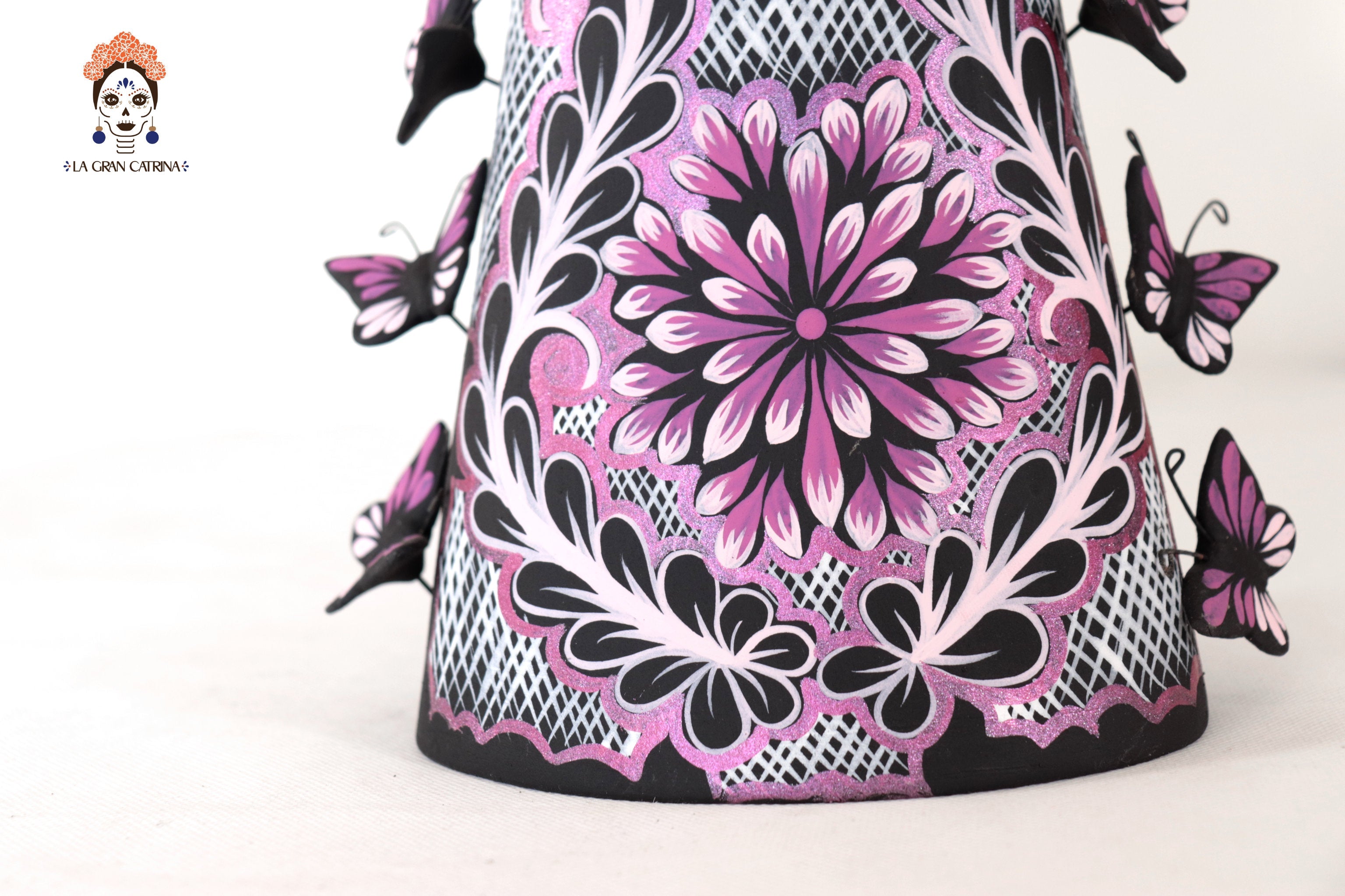 Catrinas hermanas of butterflies - Pink - 20 in. Adan