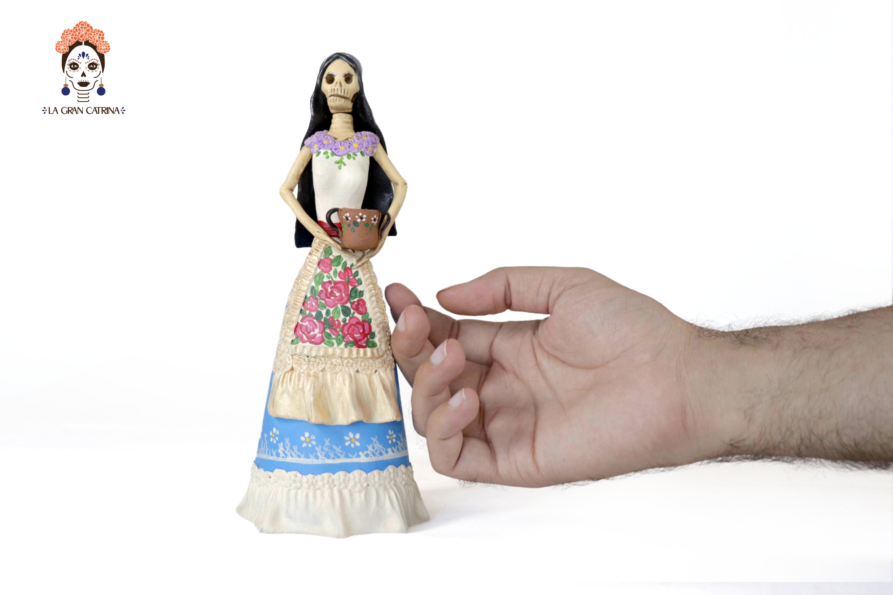 Catrina with cantarito - 8.2 in. Carolina y Ramon de la Cruz
