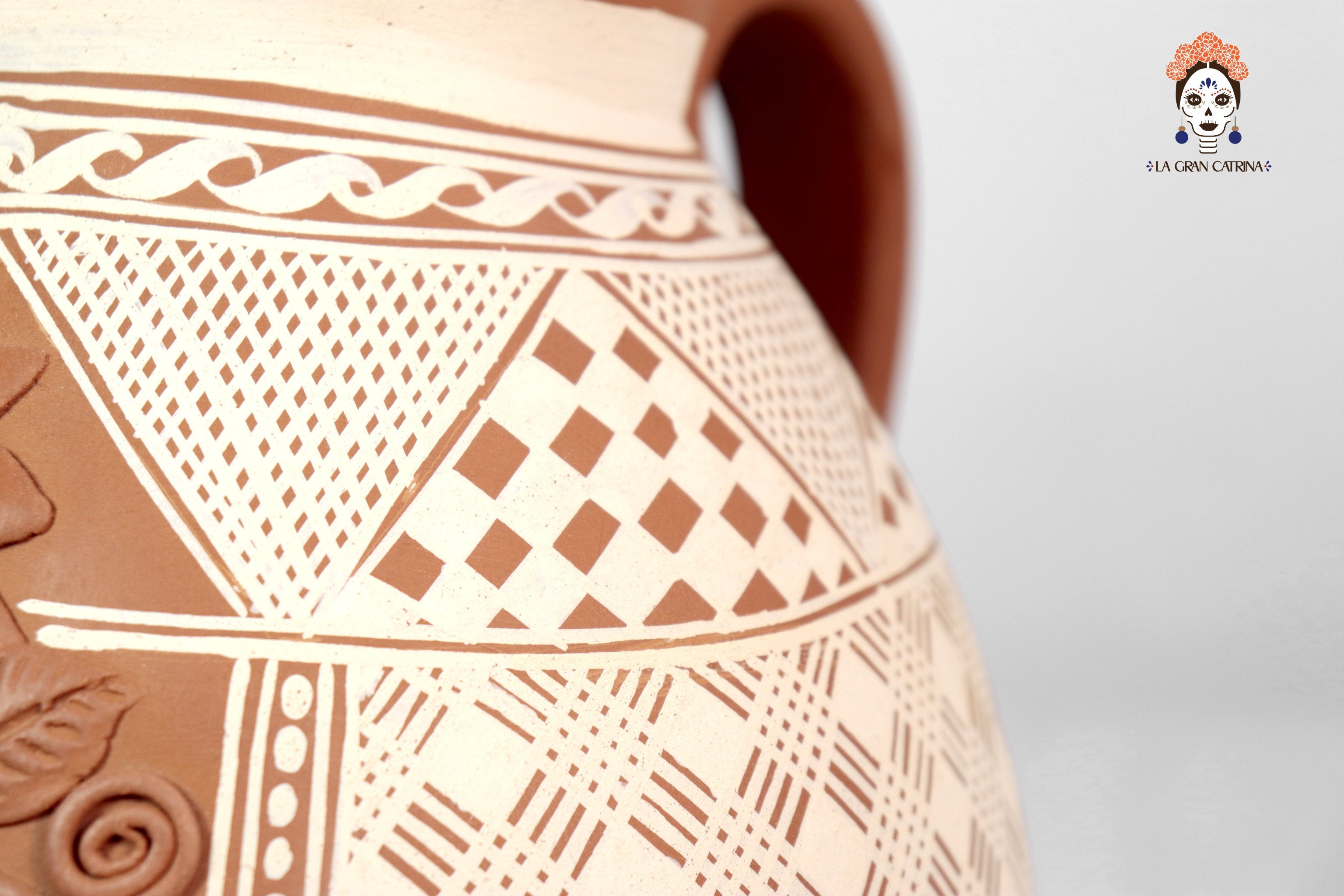 Pitcher Floral Clay - Patamban - 11.4 in. Patamban