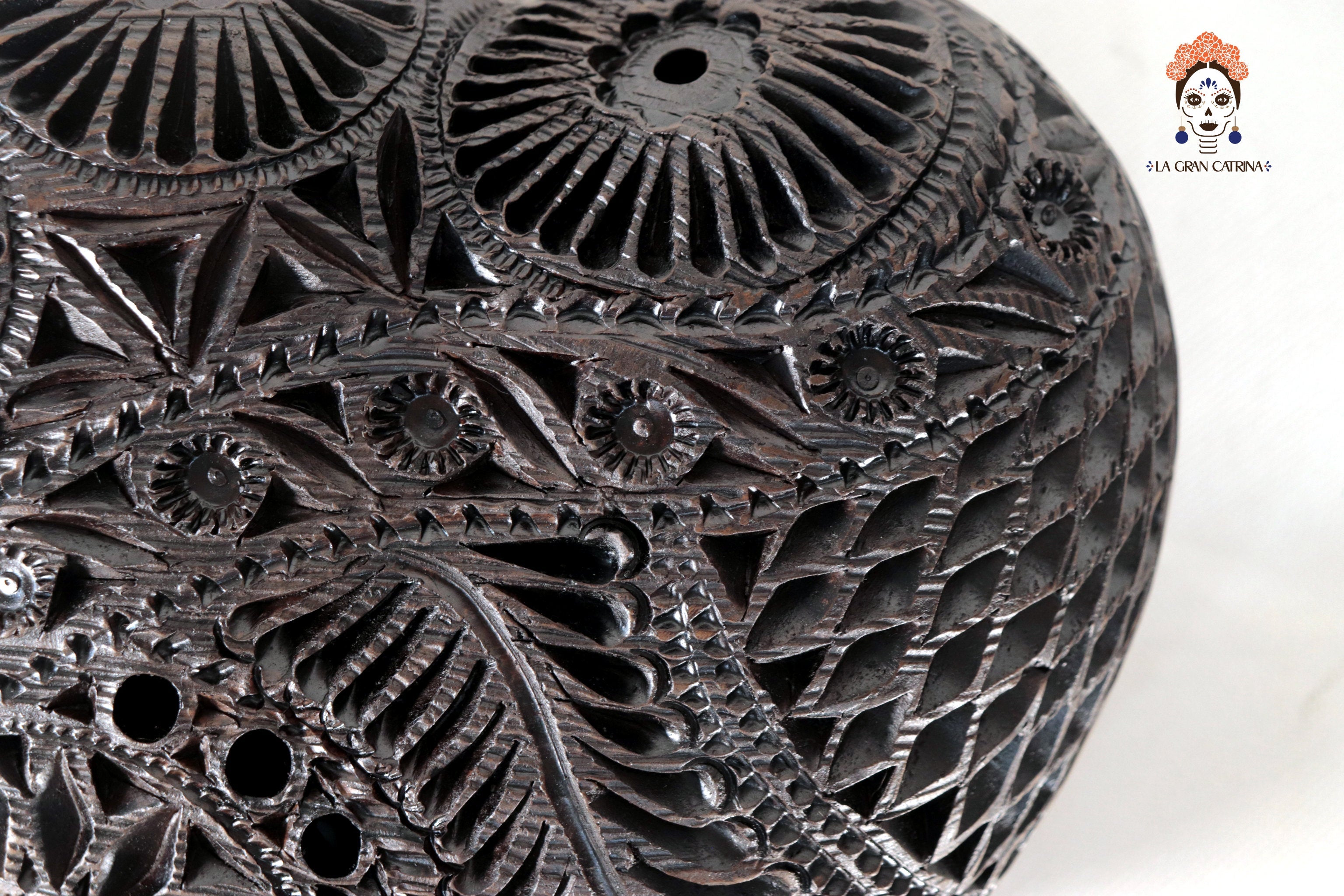 Black Clay Heart of Wall 7.8 in. - in. Production Tere Oax