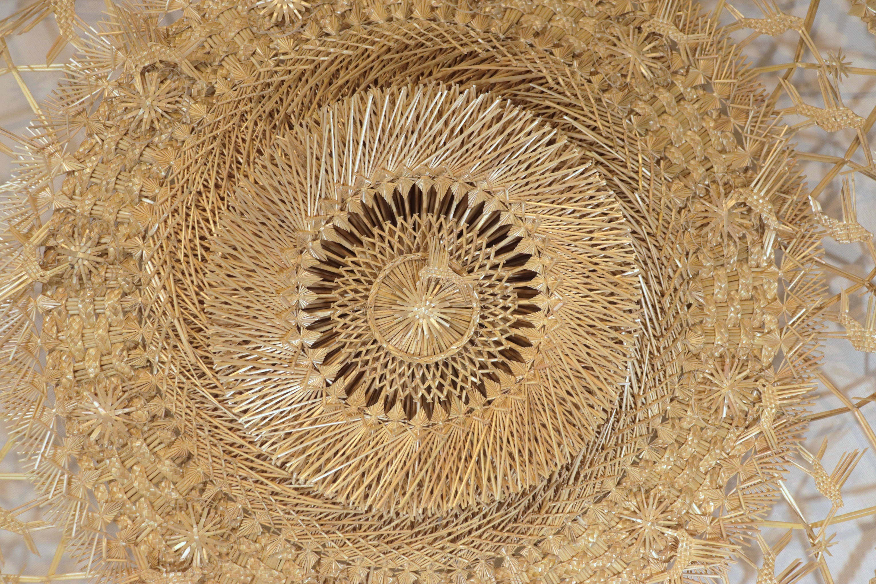 Wheat Straw Wall Circle - Colibríes - 40 in. Panikua