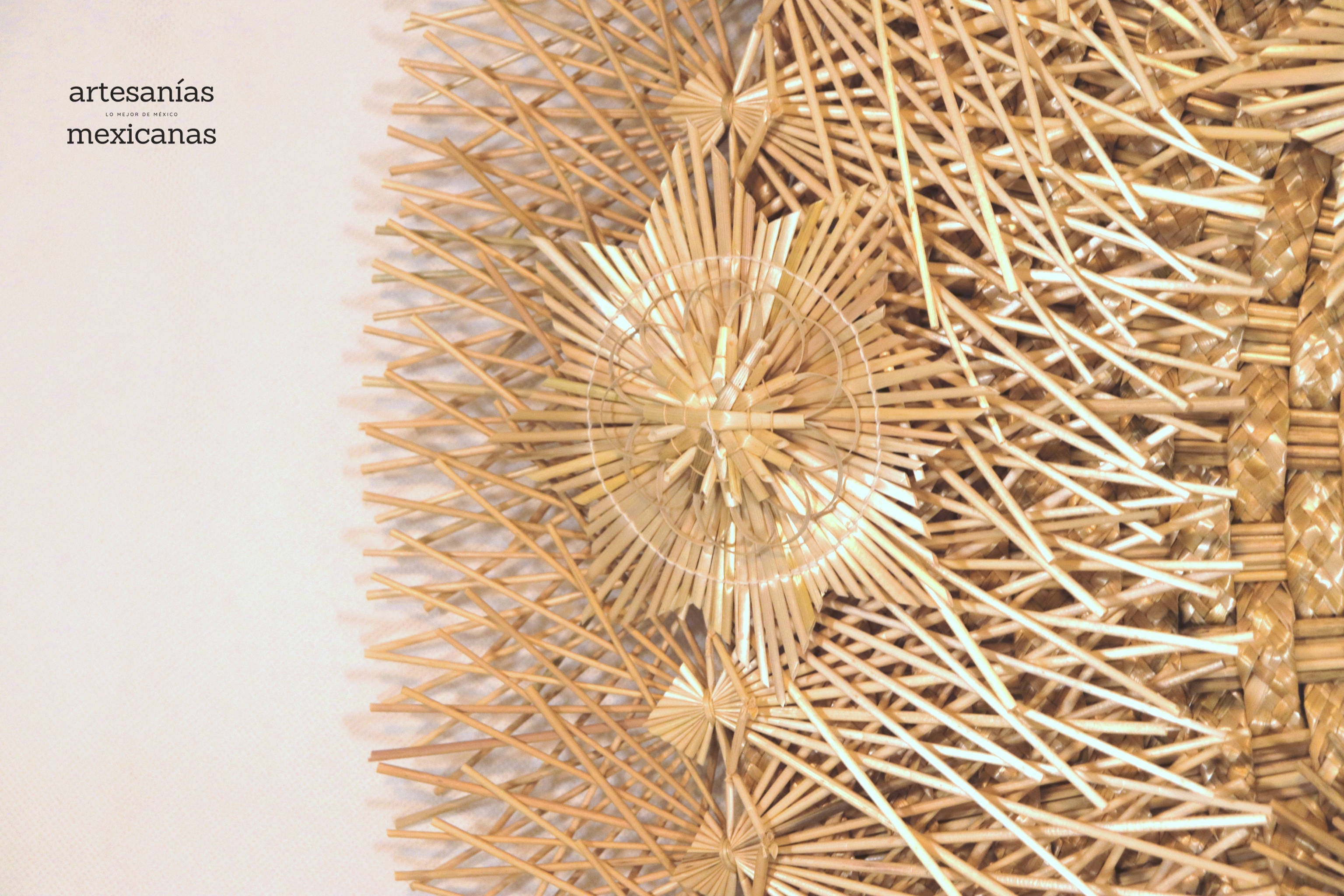 Wheat Straw Wall Circle - Constelación - 40 in. Panikua
