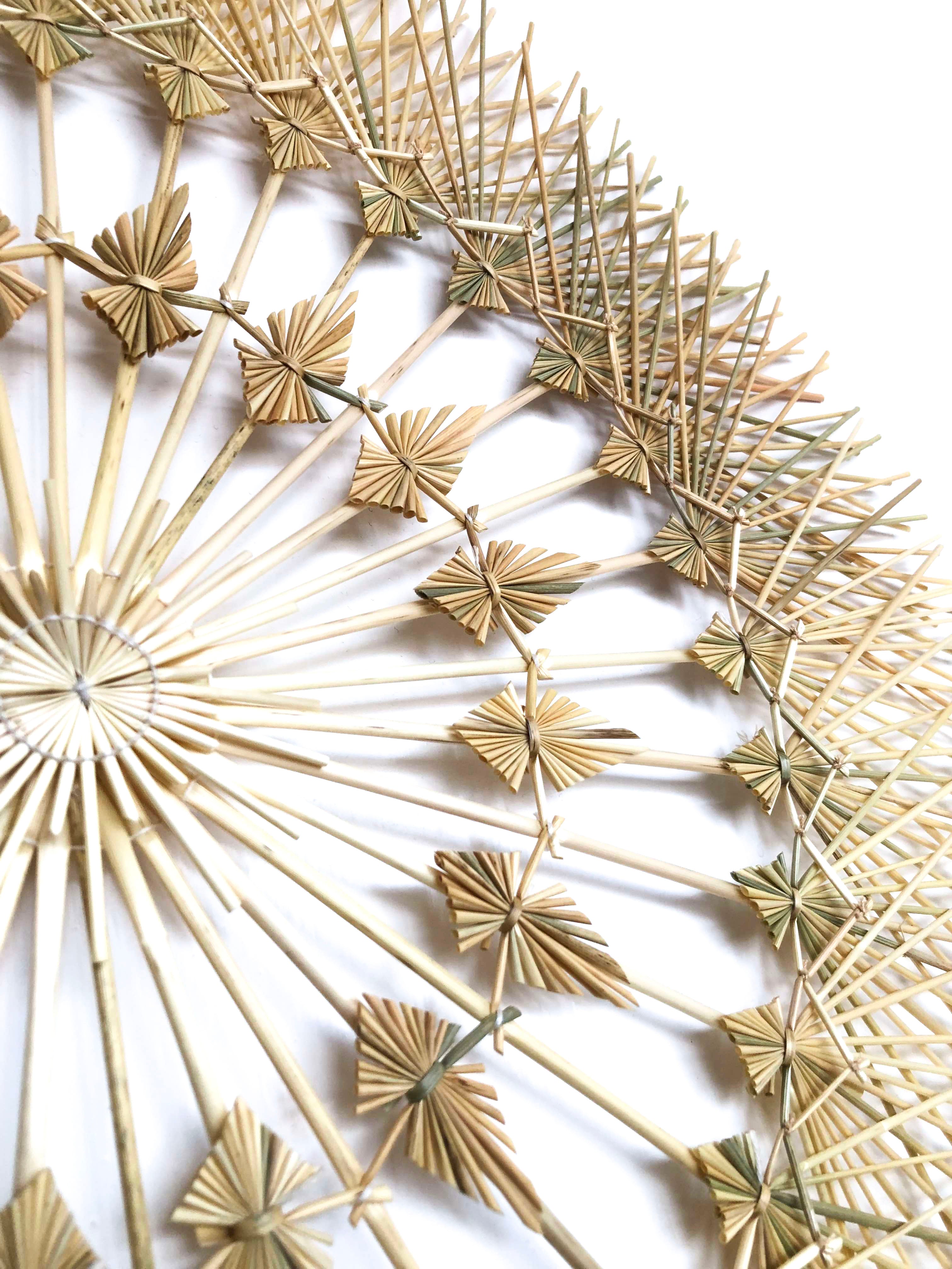 Wheat Straw Wall Circle - Spikes - 17 in. - Made to Order Panikua