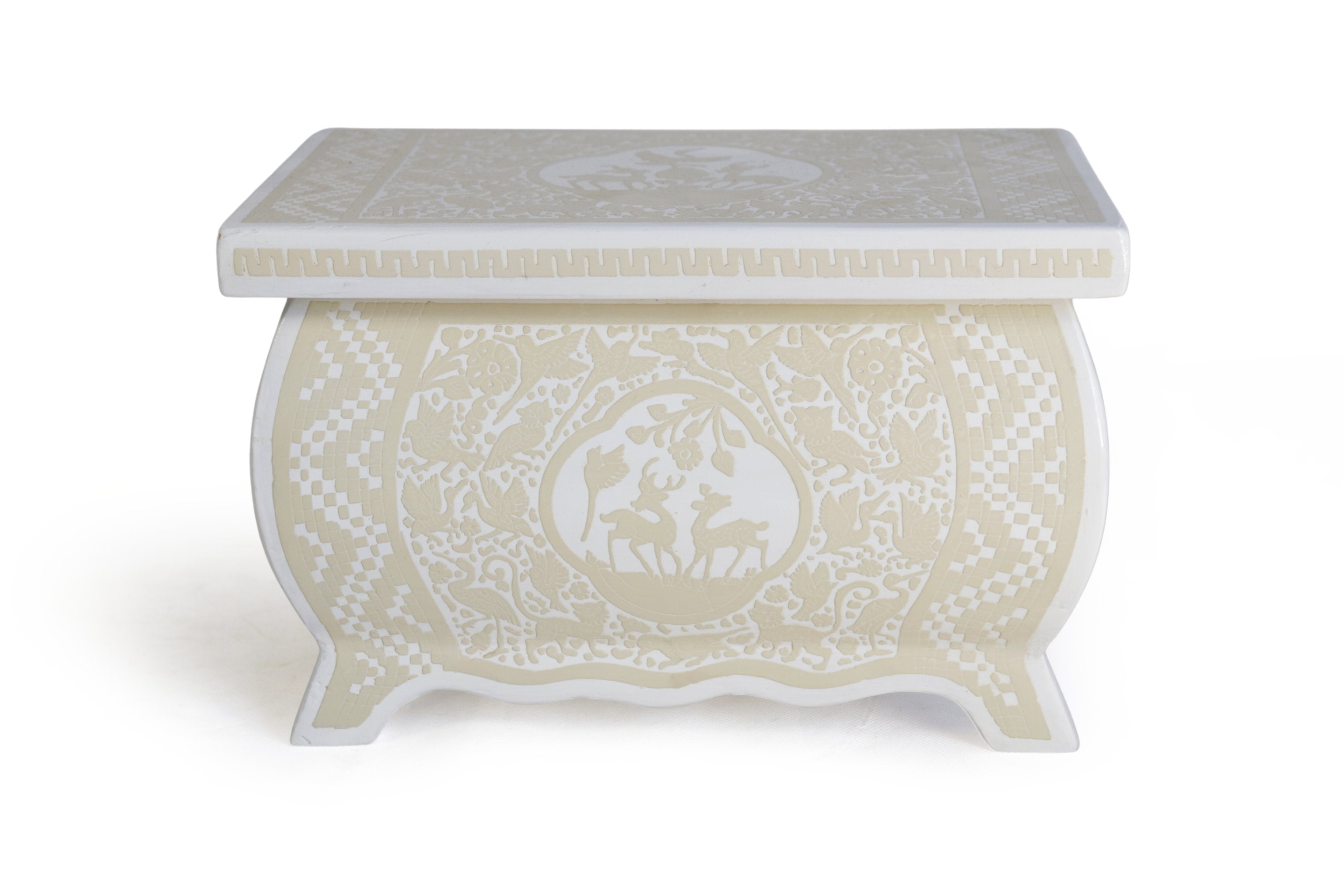 White Olinalá lacquerware artisan box with legs, sgraffito floral motifs, black and white finish