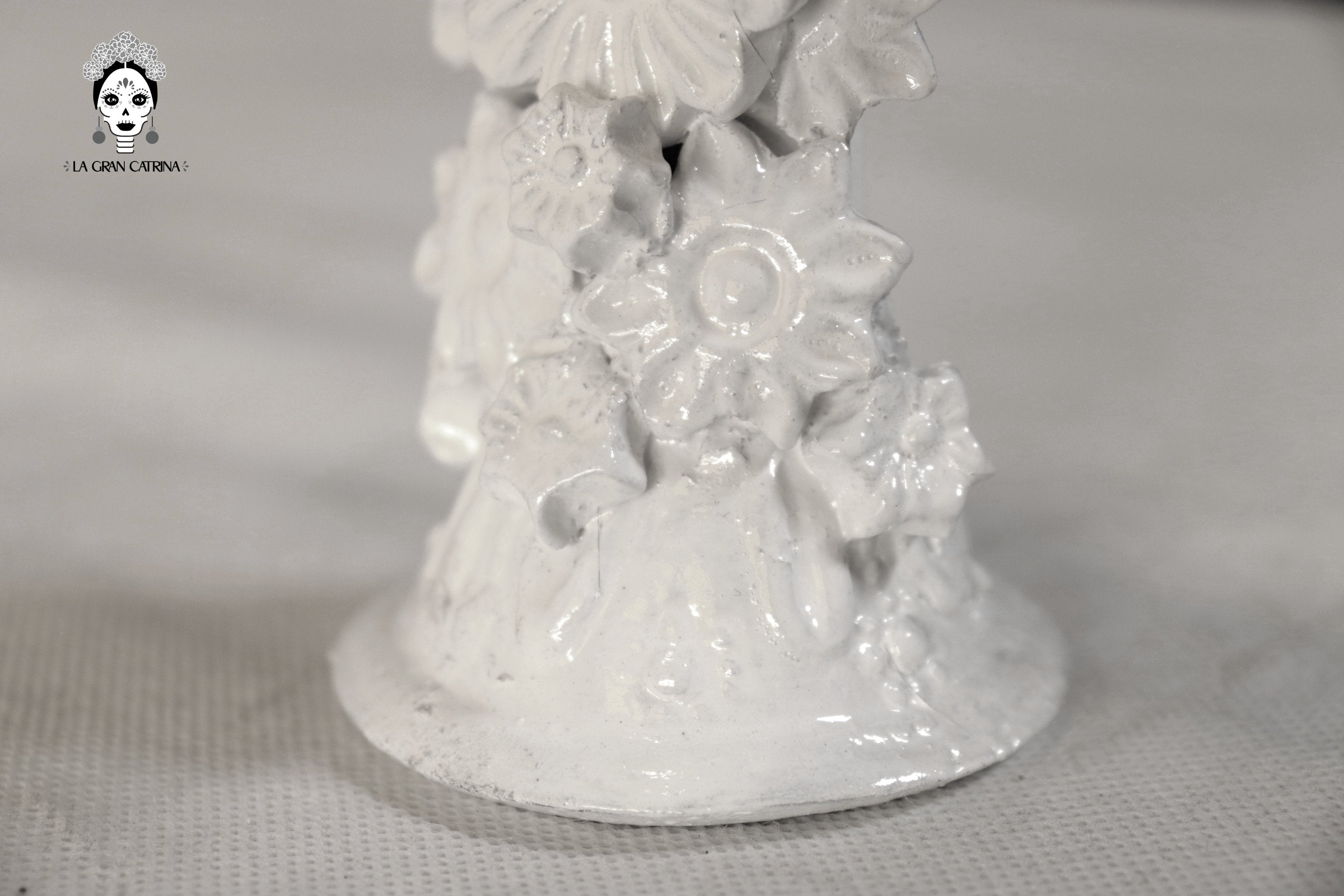 Cross white - Glazed Clay - 6.7 in. Tereri