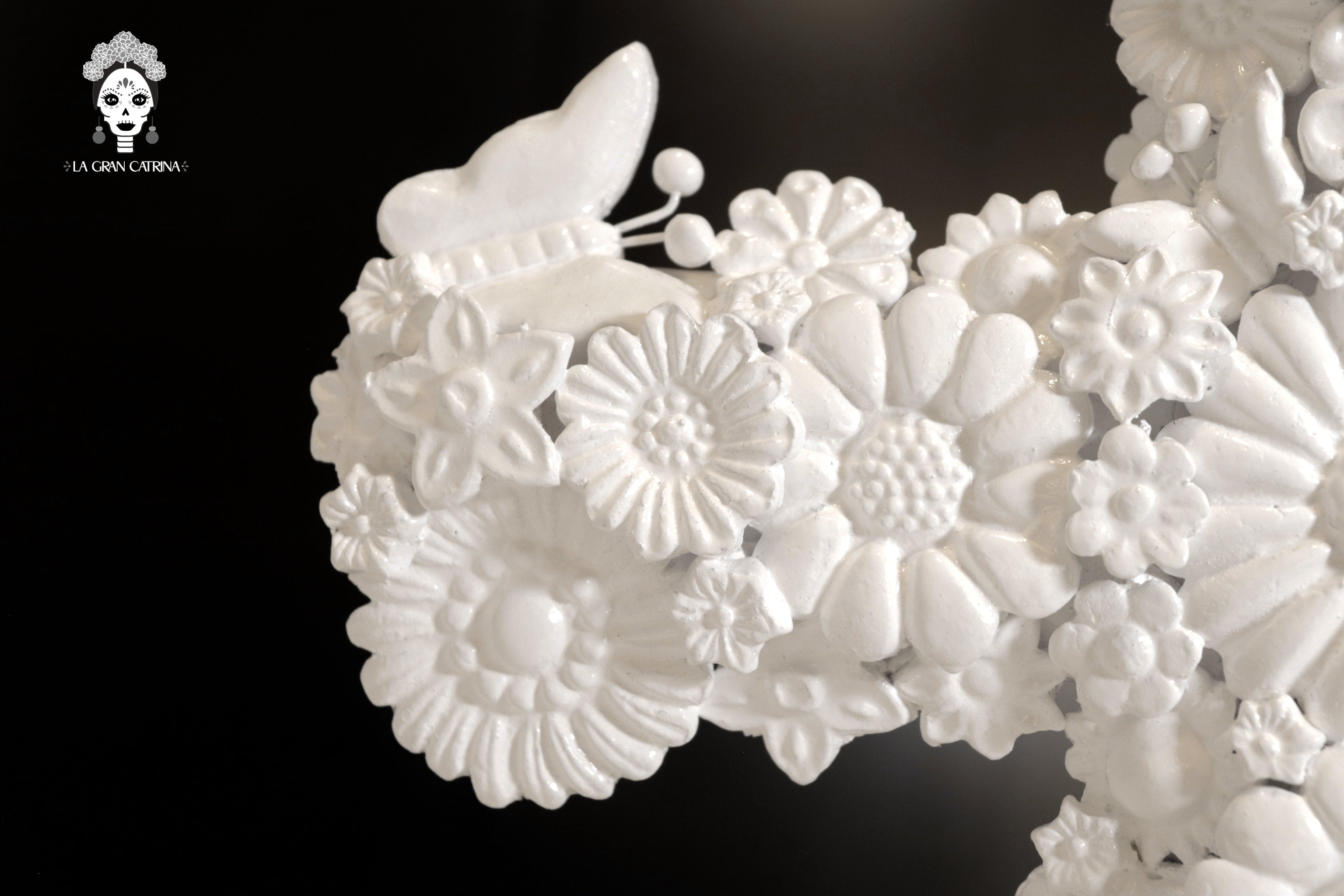 Cross white - Glazed Clay - 18 in. Tereri