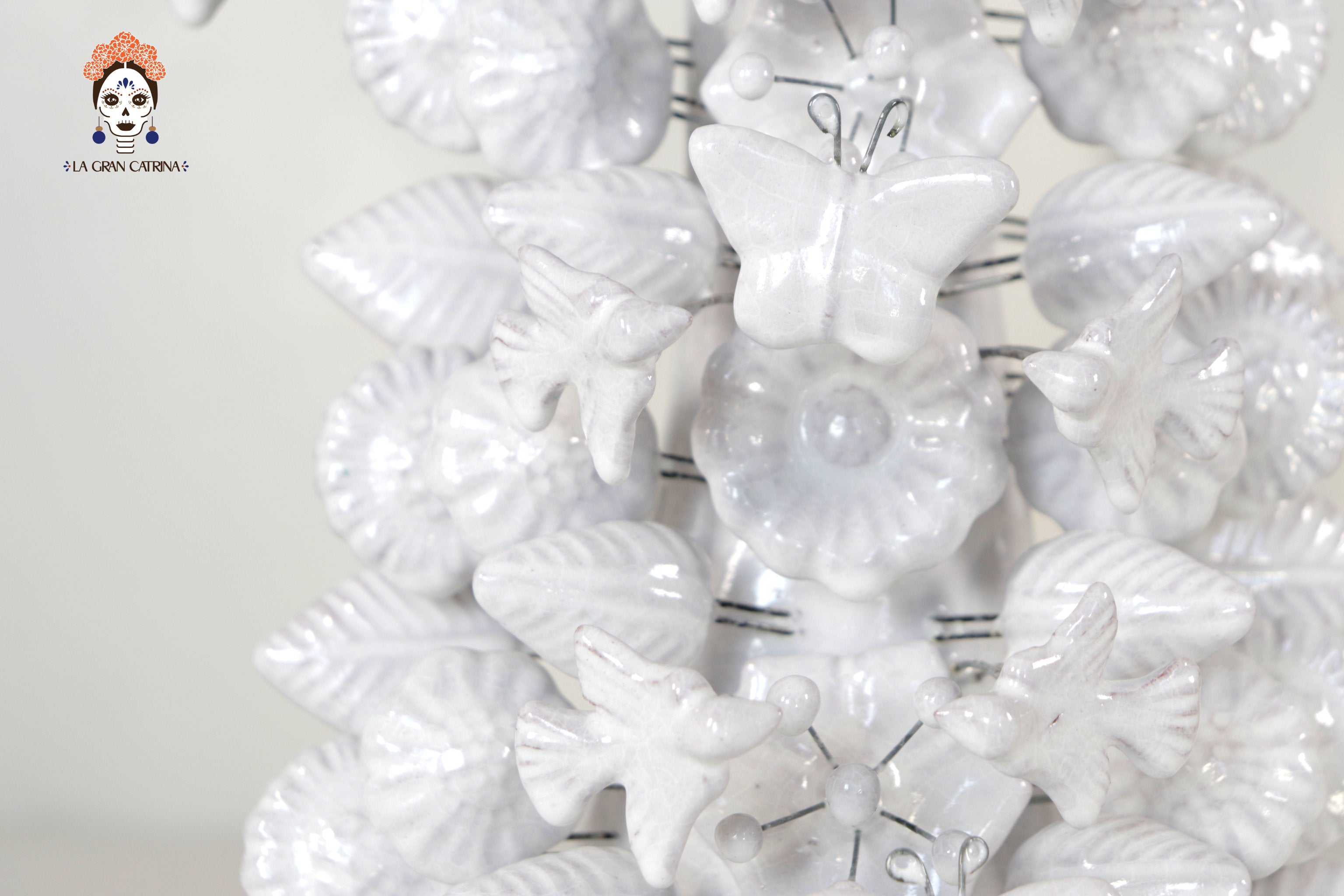 Cross white - Glazed Clay - 19.6 in. Tereri