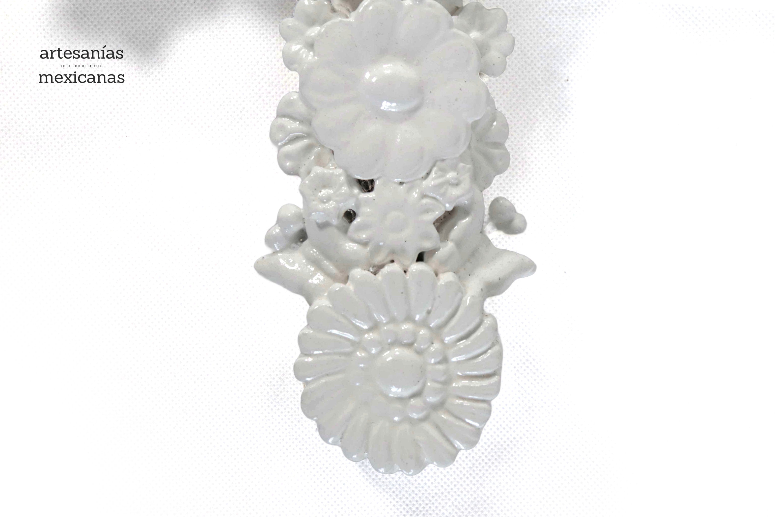Cross white Wall - Glazed Clay - 11.4 in. Tereri