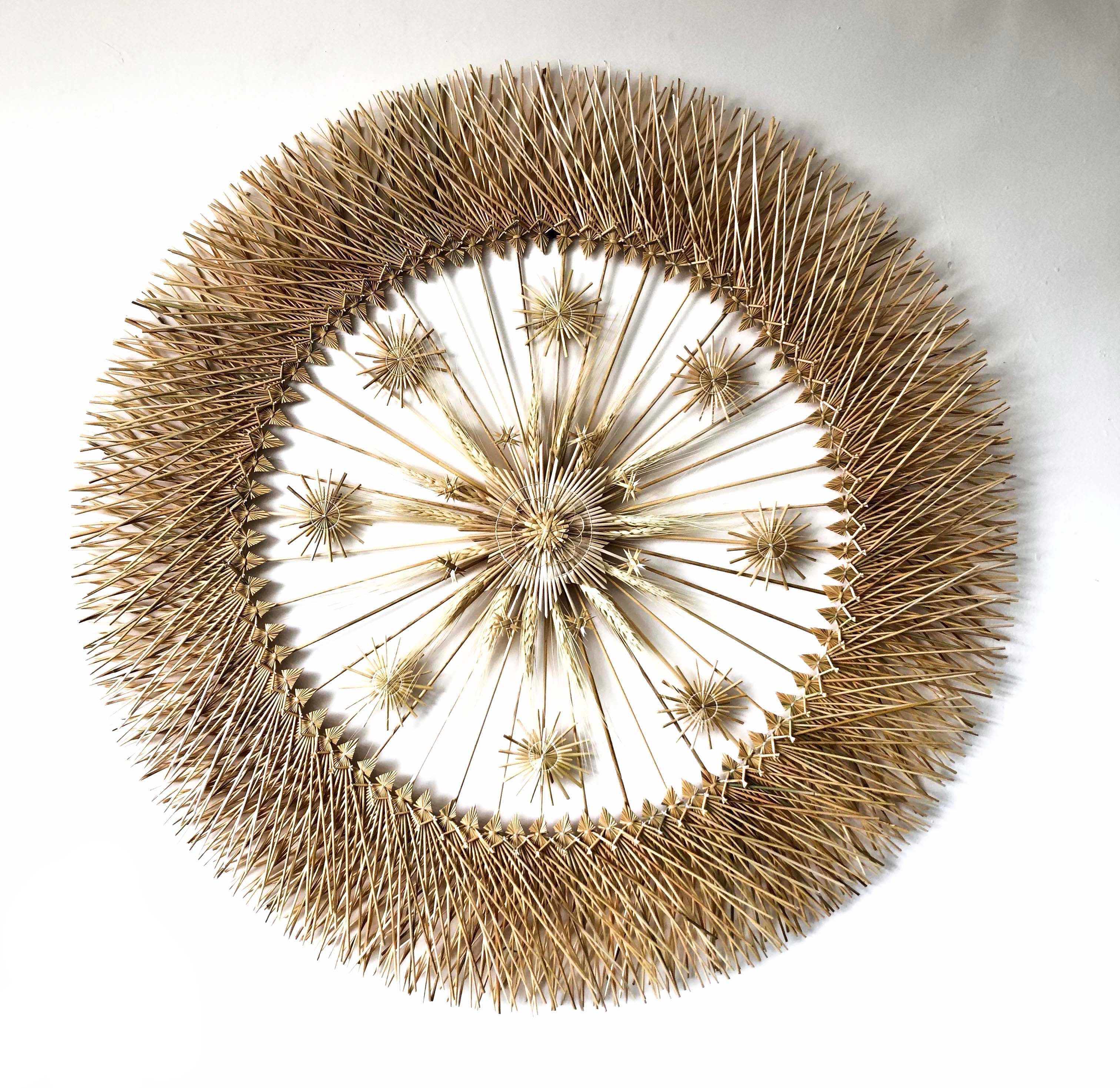 Wheat Straw Wall Circle - Estrellitas - 28 in. Panikua