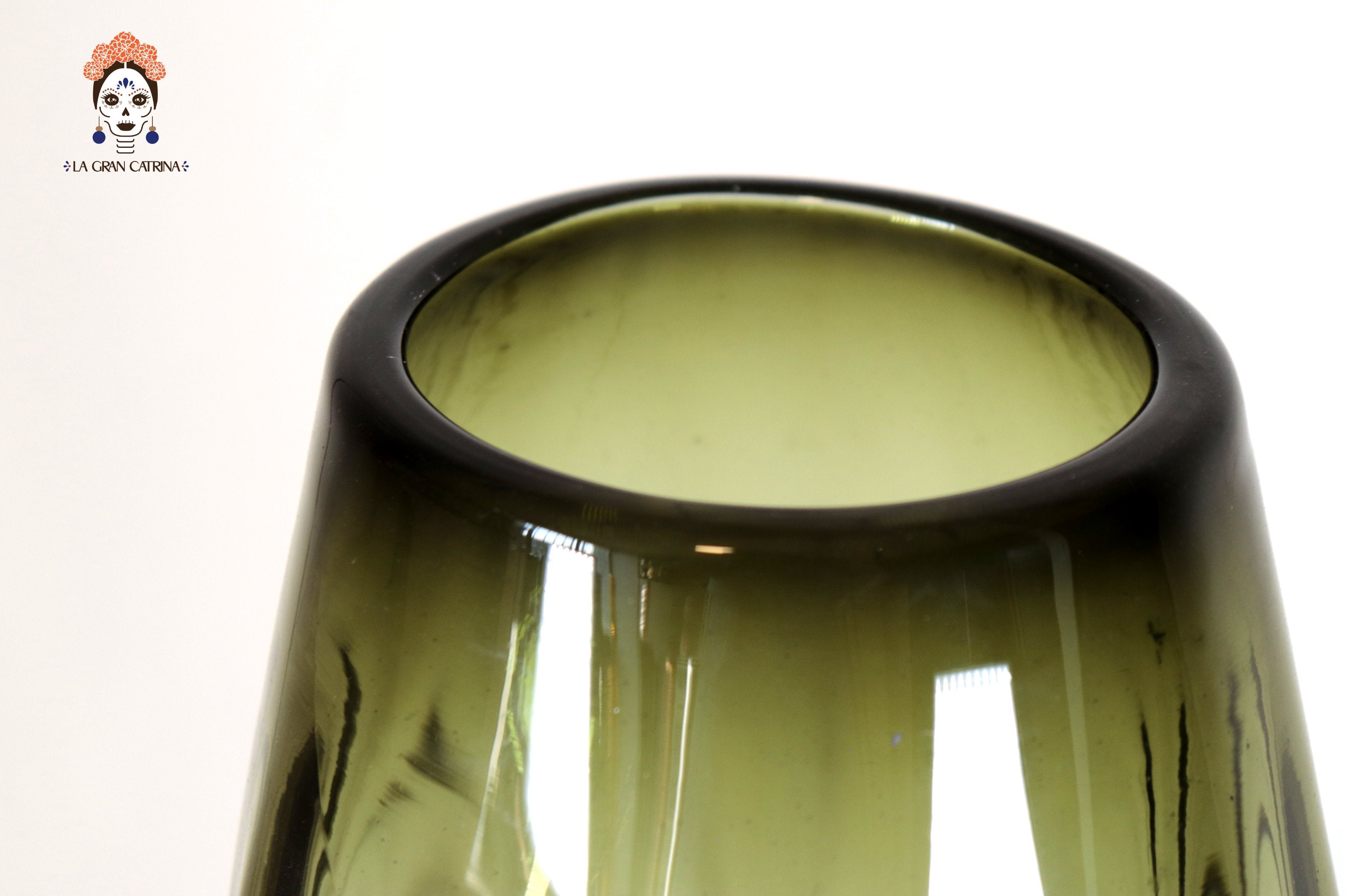 Flower Vase of Blown Glass Green Oliva 18.8 in. Vidrio Soplado