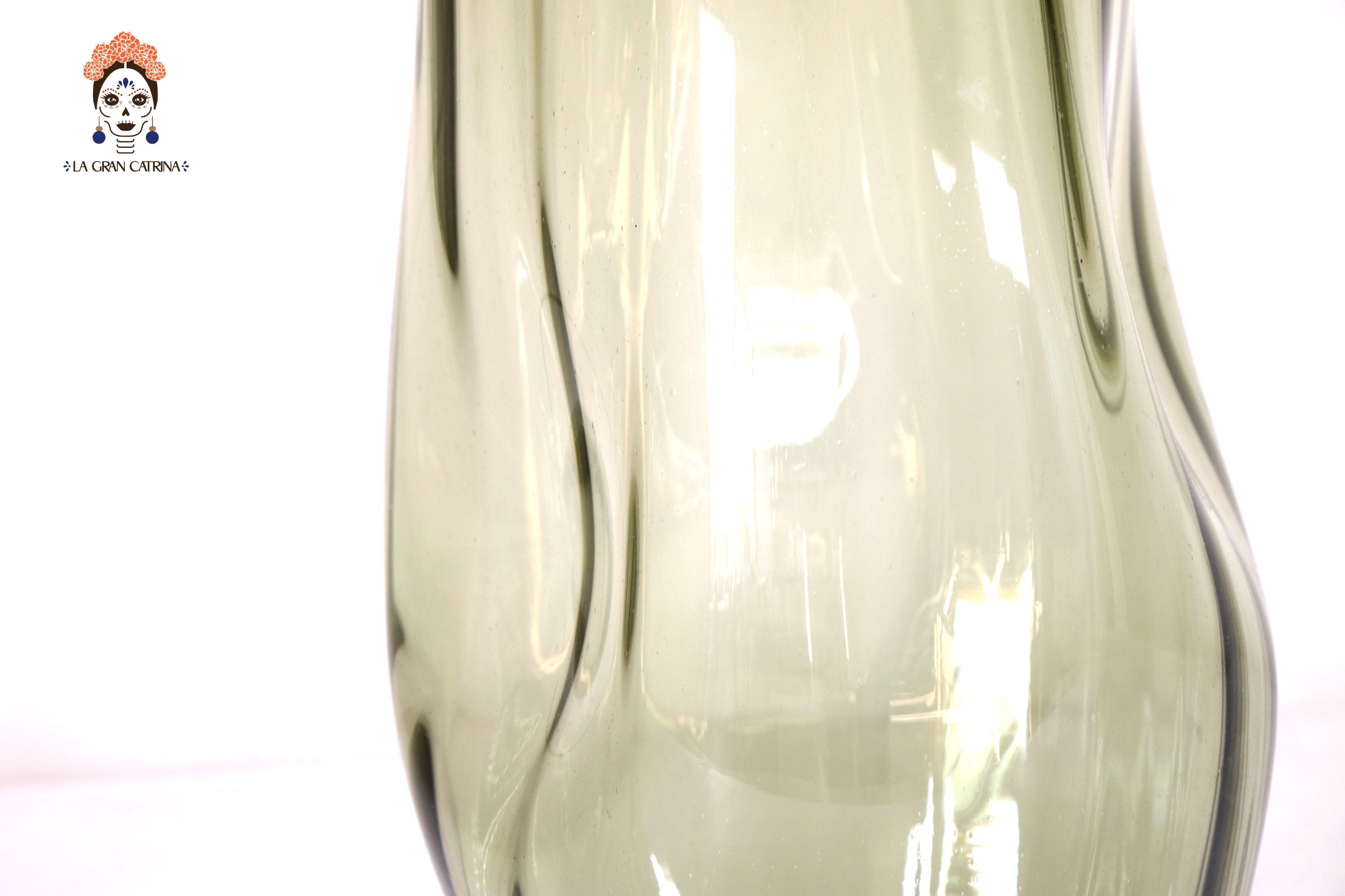 Flower Vase of Blown Glass Green Oliva 18.8 in. Vidrio Soplado