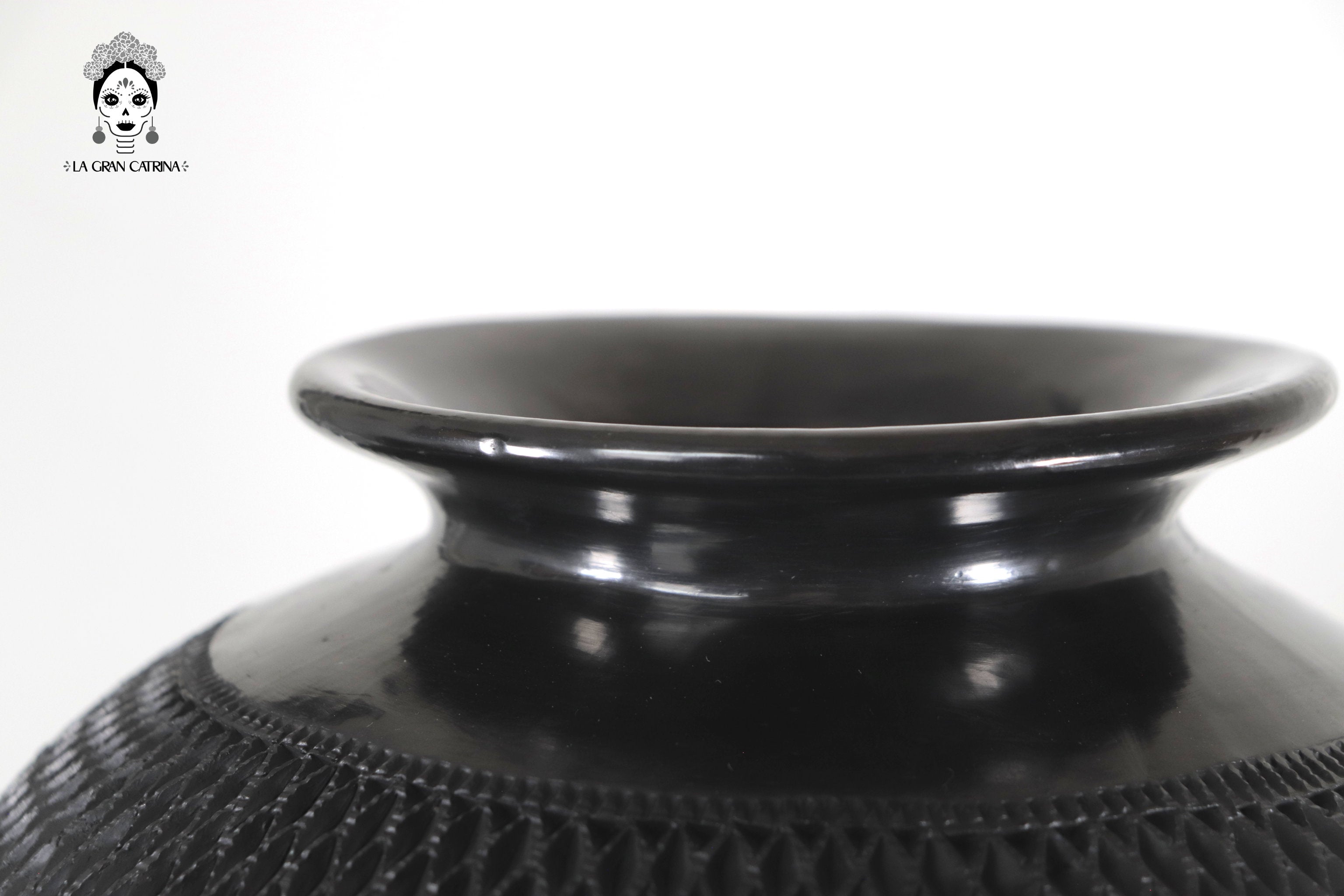 Vase "Tierra" Handcrafted Black Clay 16.9 in. Tere Oax