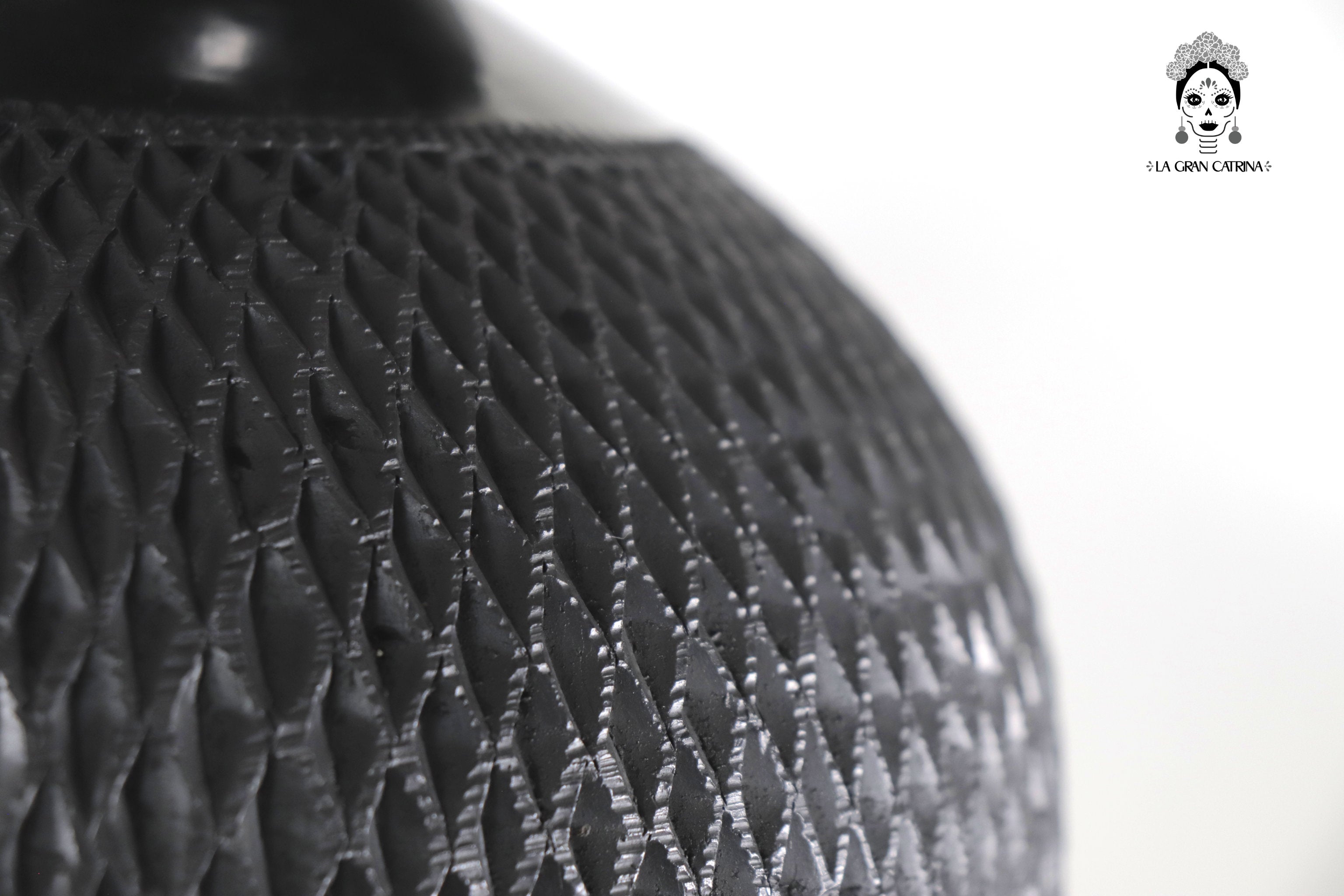 Vase "Tierra" Handcrafted Black Clay 16.9 in. Tere Oax