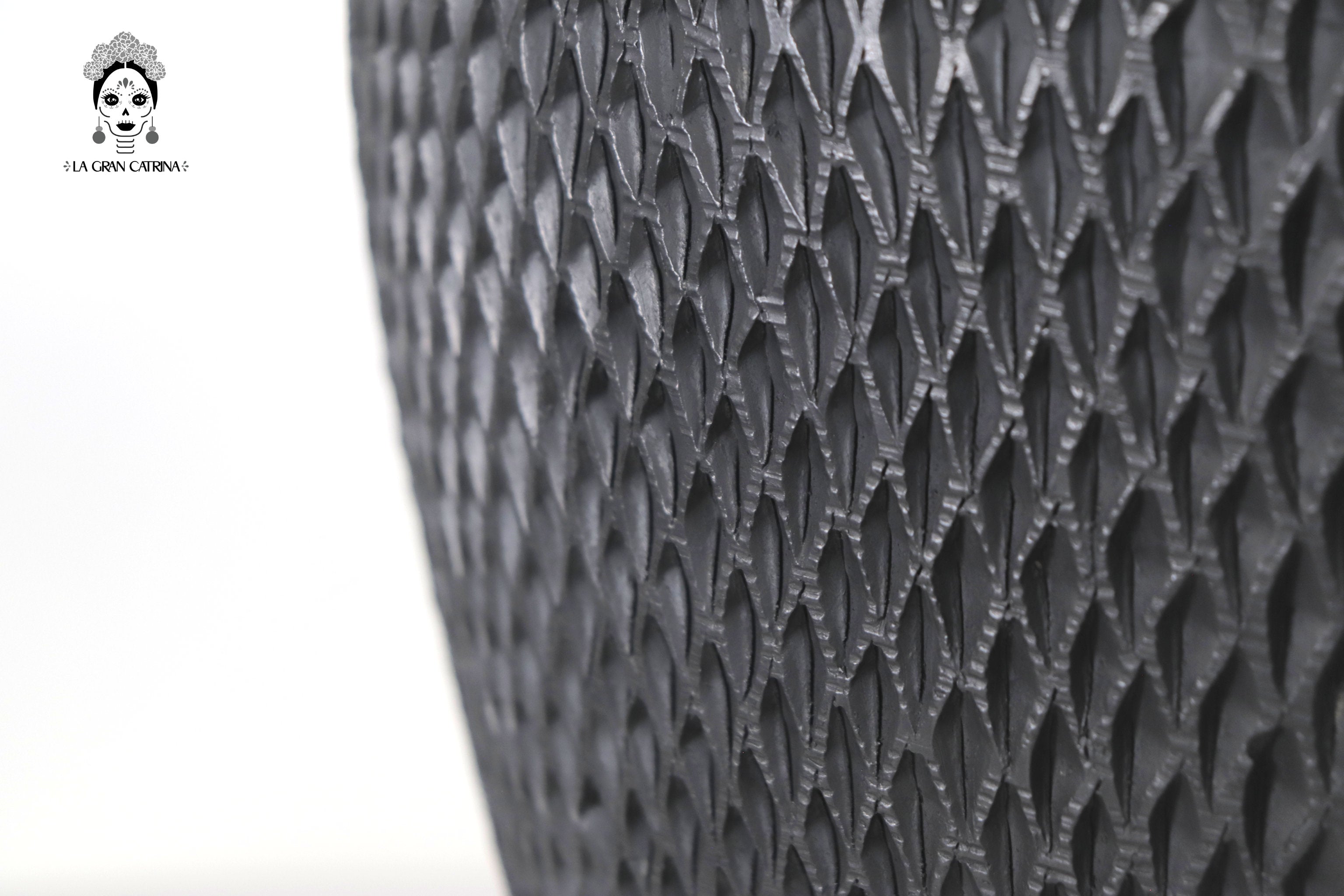 Vase "Tierra" Handcrafted Black Clay 16.9 in. Tere Oax