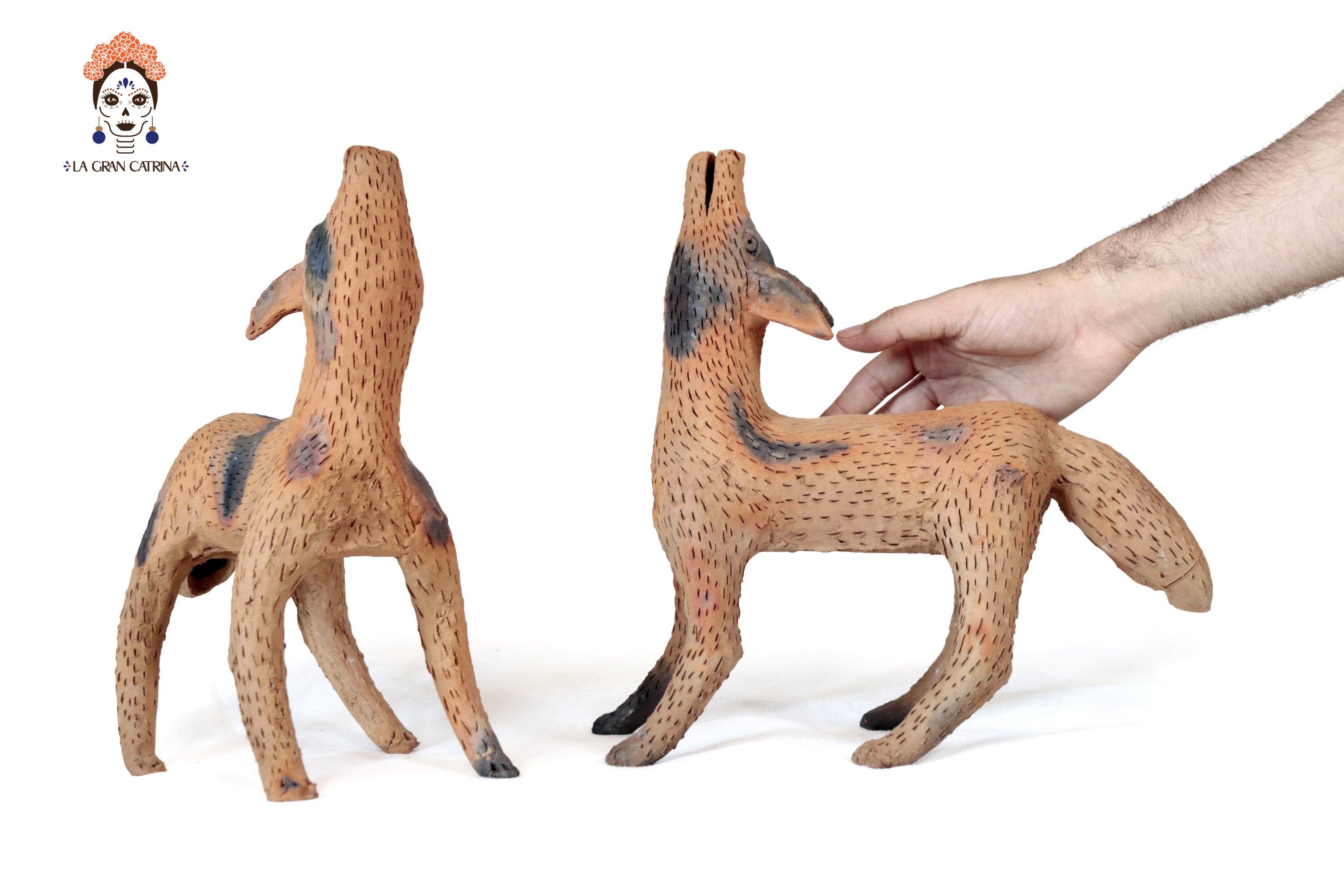 Coyotes of Natural Clay - 12.2 in. Zipiajo
