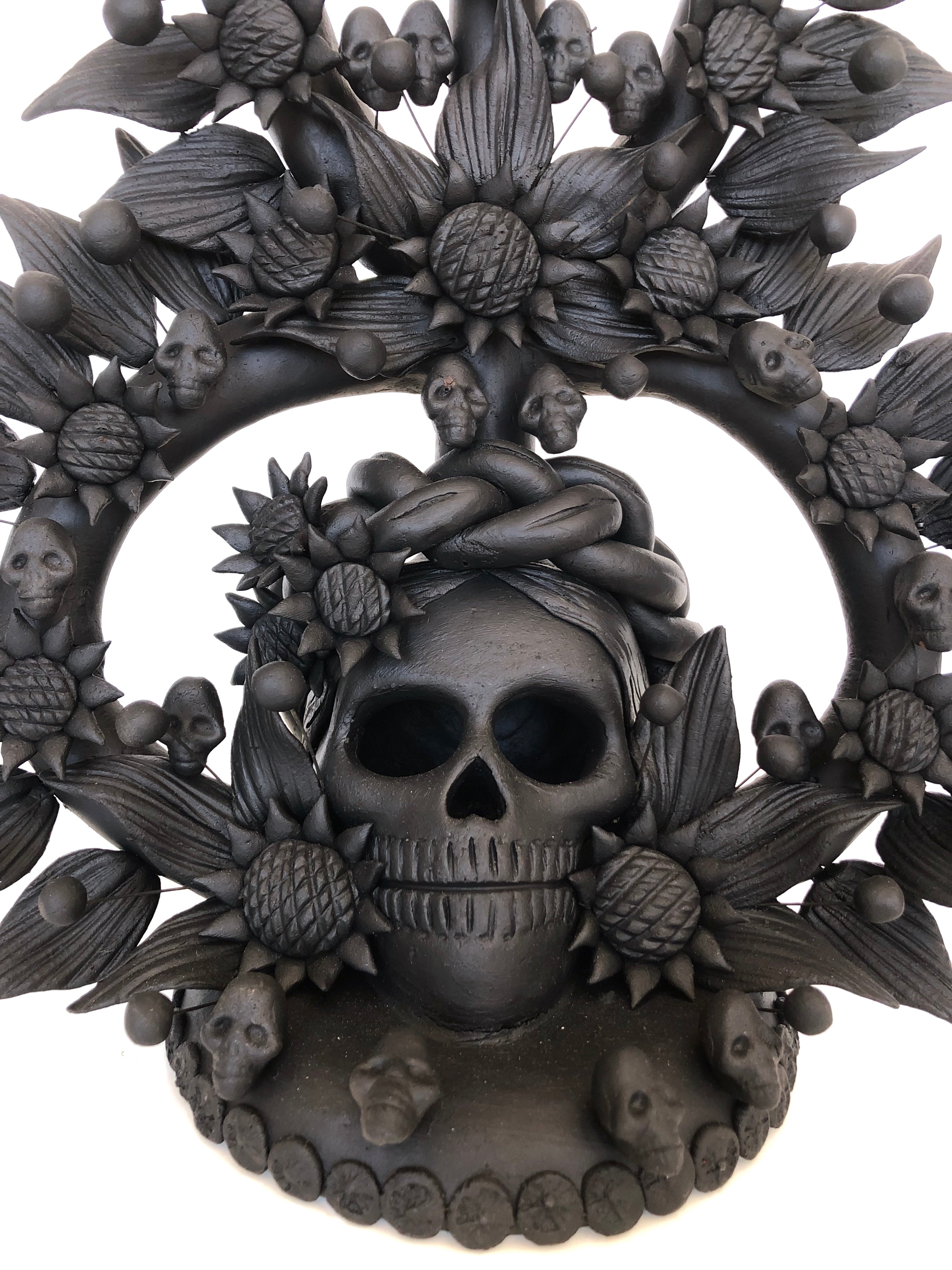 Offering of Skull - black 16.1 in. Pery