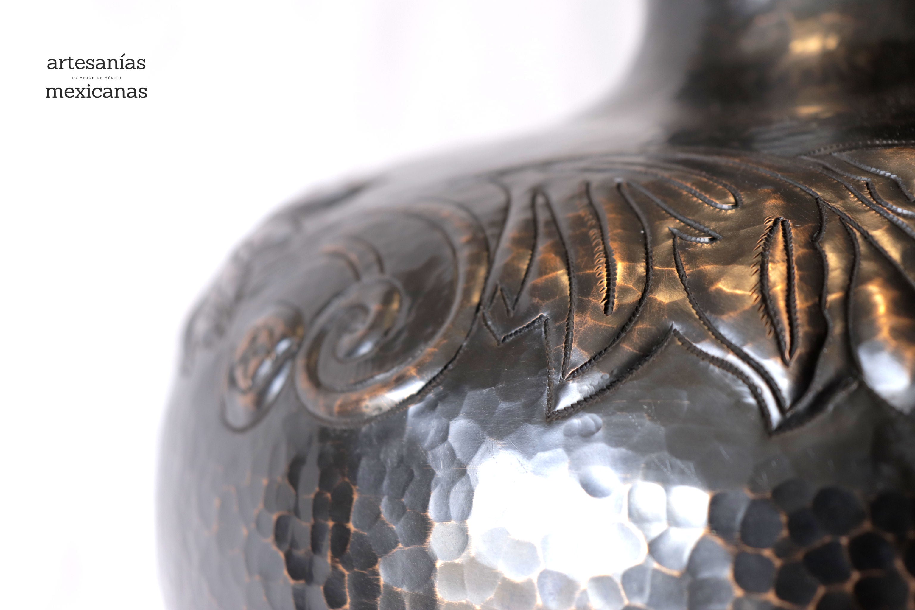 Vase of cobre terminado black - 18 in. Santa Clara del Cobre
