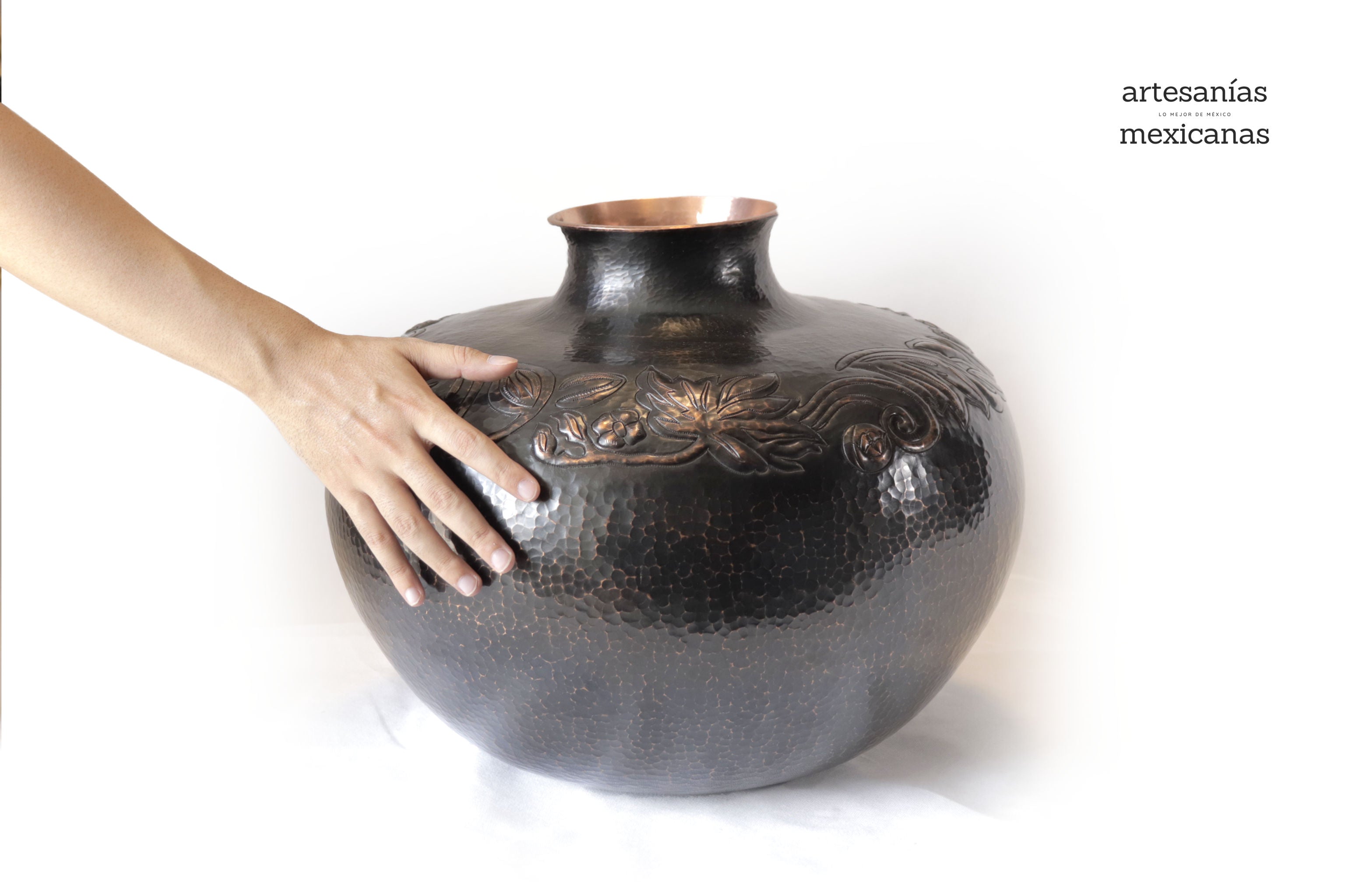 Vase of cobre terminado black - 18 in. Santa Clara del Cobre