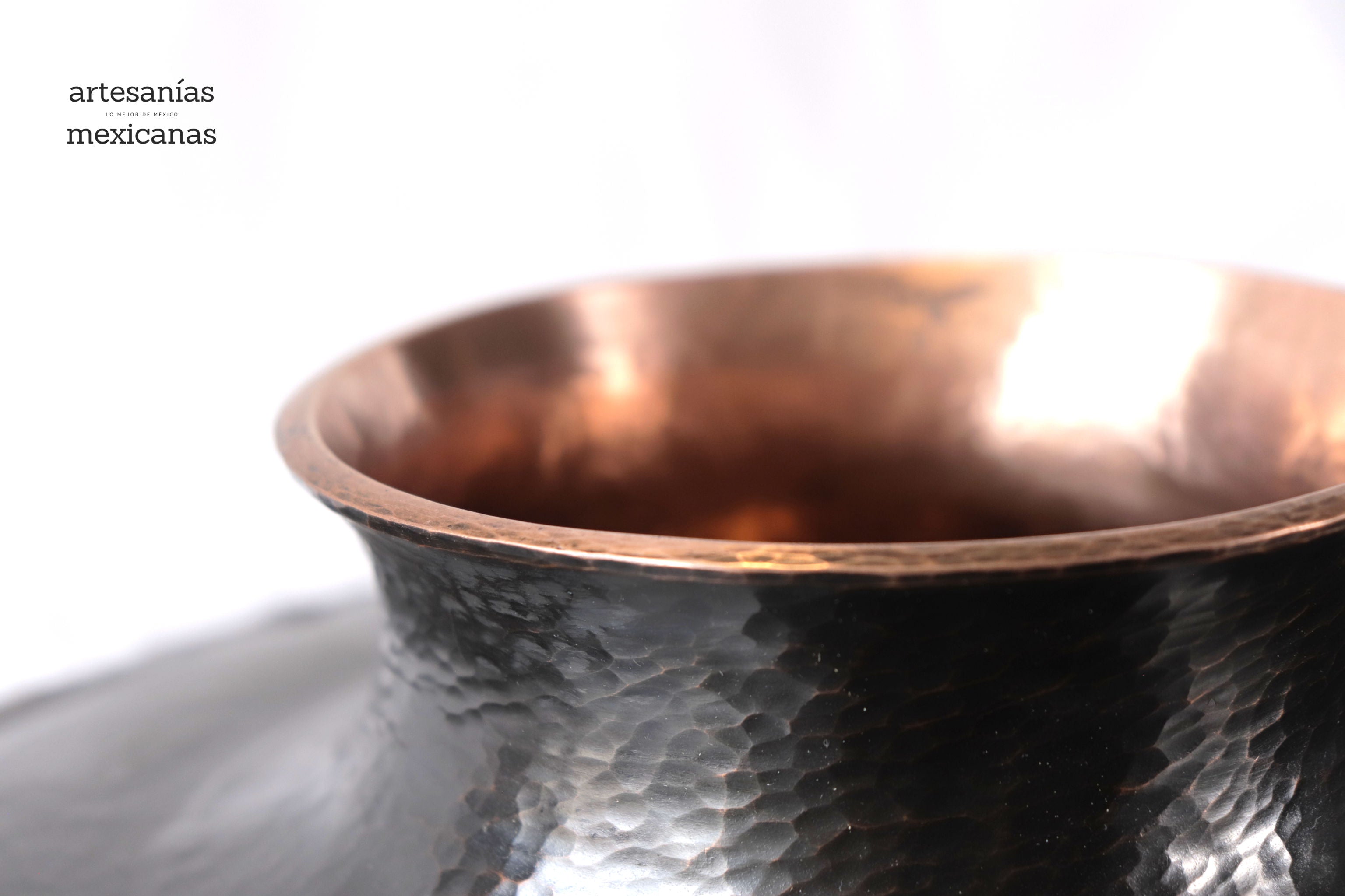 Vase of cobre terminado black - 18 in. Santa Clara del Cobre