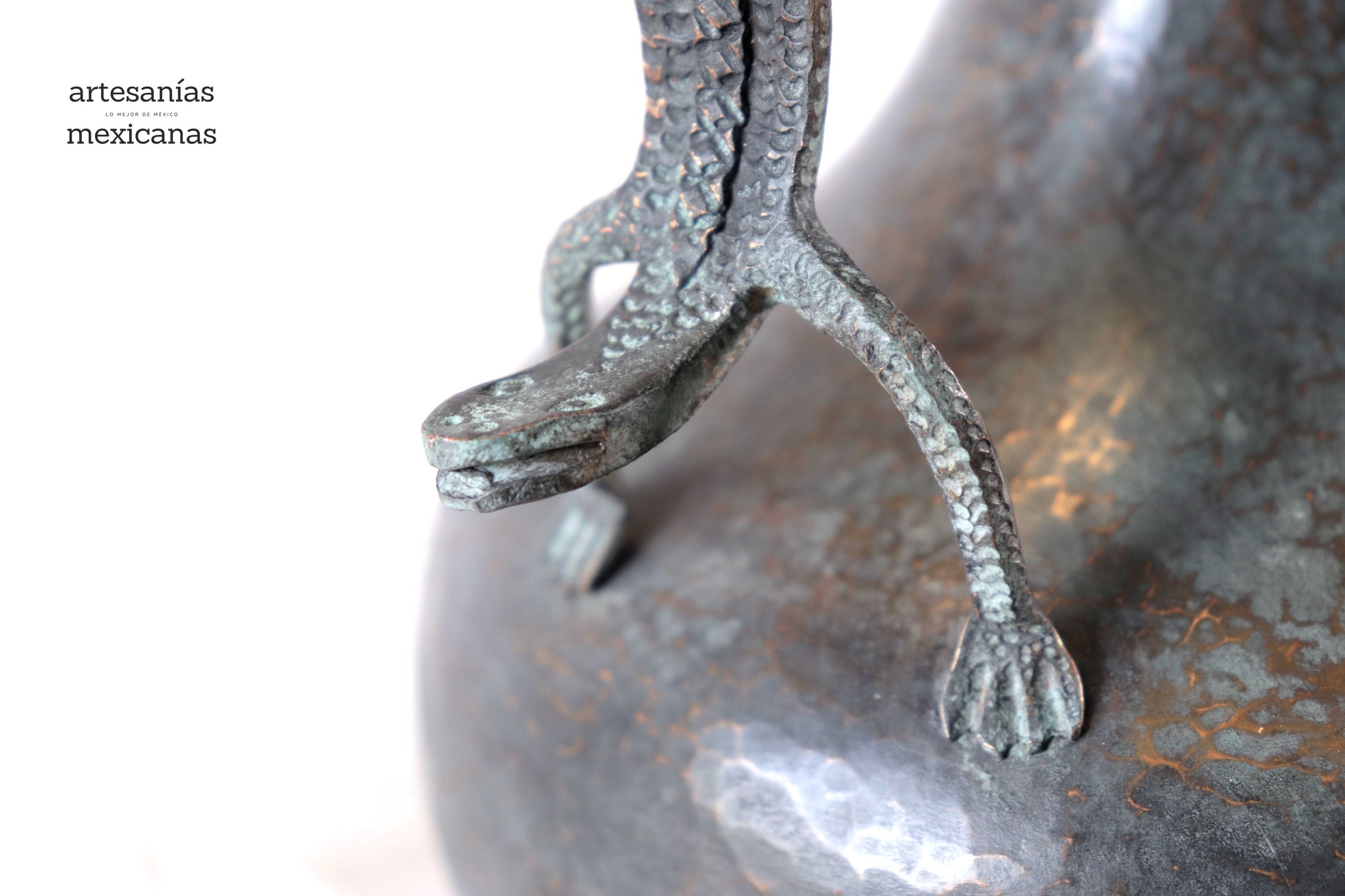 Vase of doble handle - Lagartos - 11 in. Santa Clara del Cobre