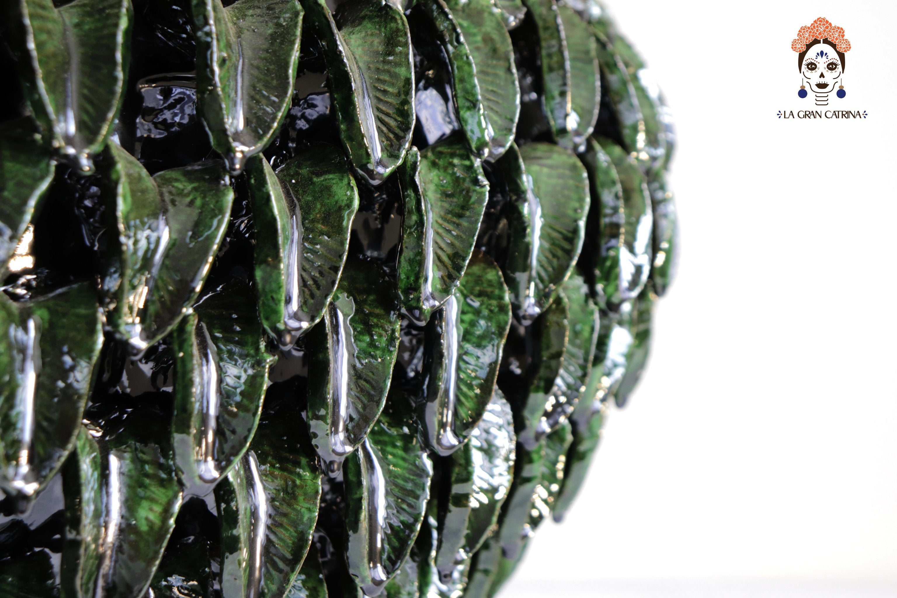Michoacán Clay Pineapple - 28.3 in. - Green Wide Leaves Juan Gtz